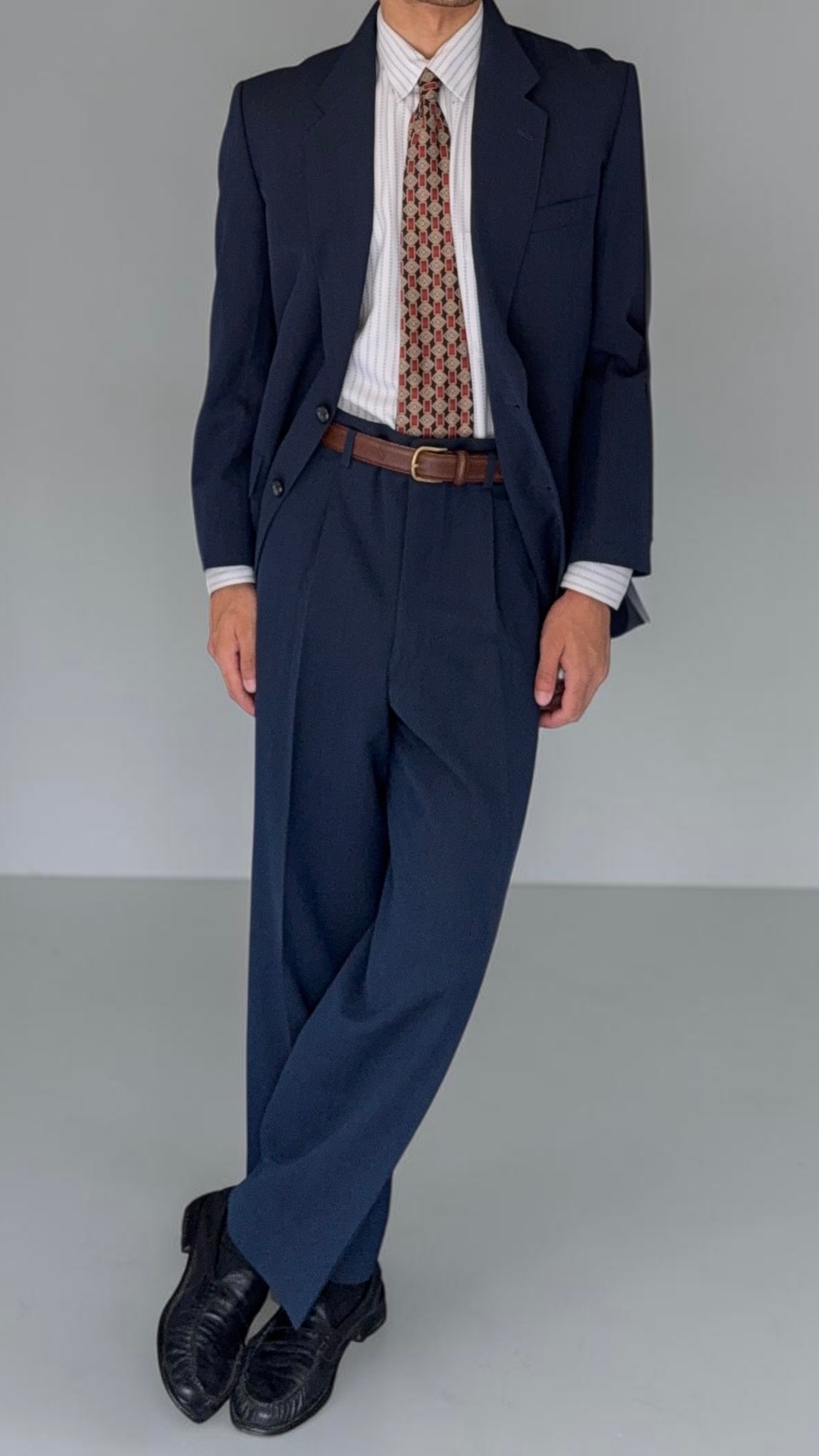 Givenchy 1980s 2B Pleated Wool Textured Blue Lightweight Suit - Size L Jacket / 34" Waist