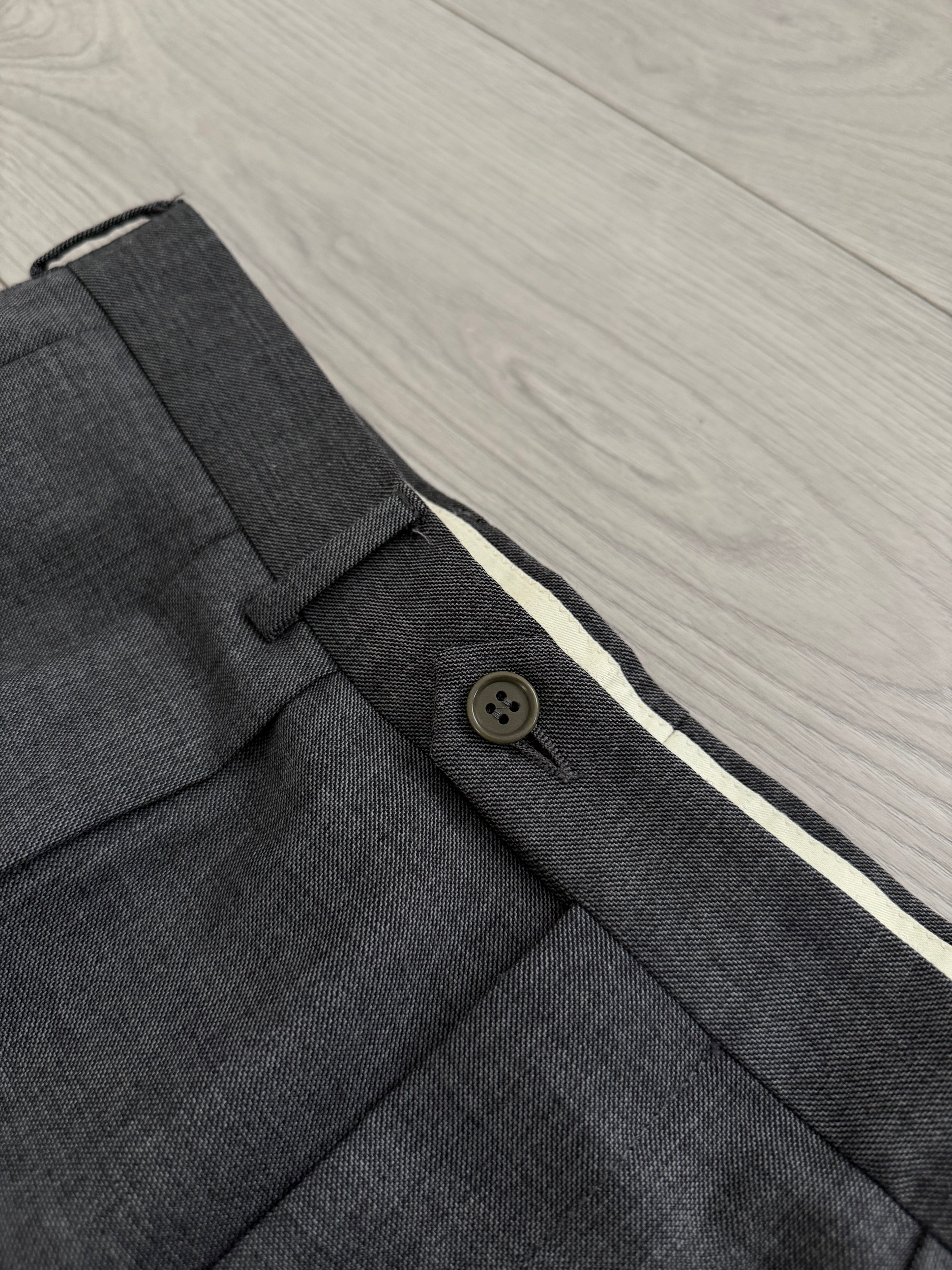 Emporio Armani 1990s Peaked Lapel Double Breasted Double-Pleated Wool Suit Grey - Size M Jacket / 32" Waist