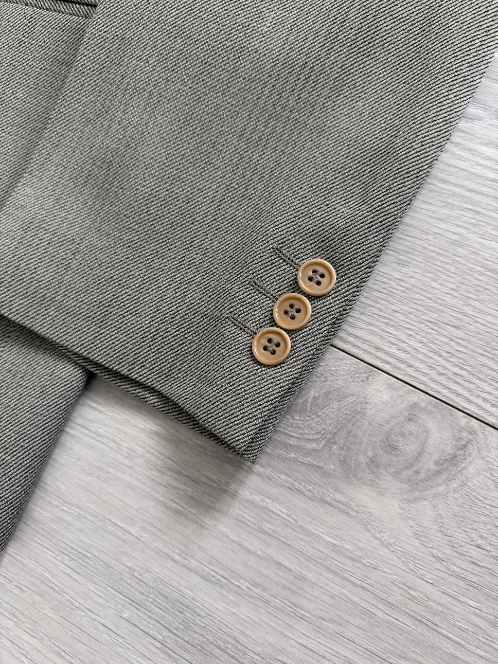Emporio Armani 1990s Peaked Lapel Double Breasted Double-Pleated Wool Blend Suit Taupe Beige - Size L Jacket / 33" Waist
