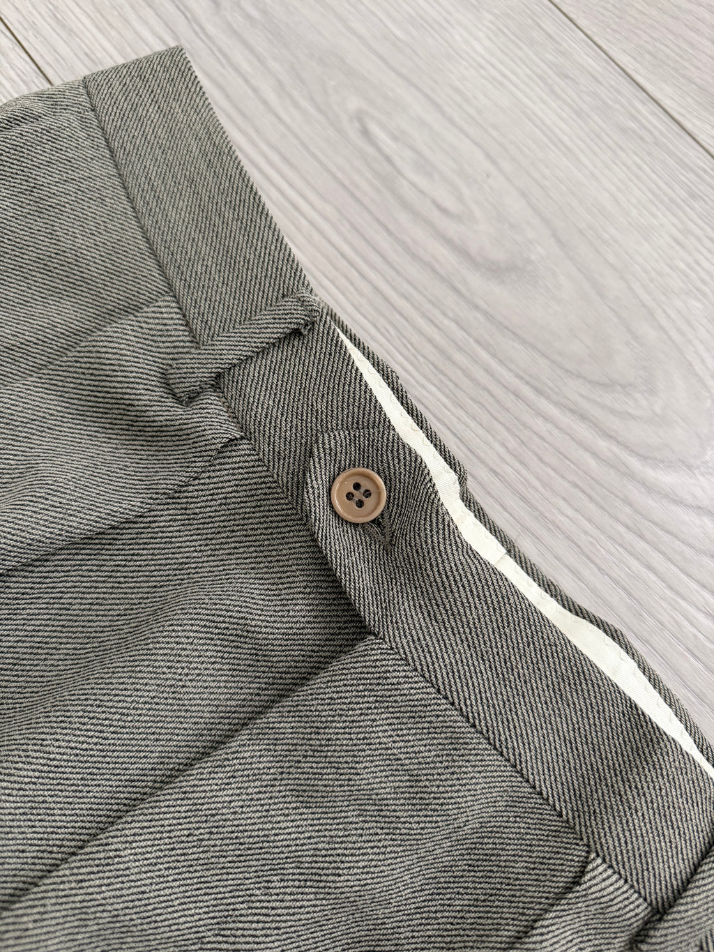 Emporio Armani 1990s Peaked Lapel Double Breasted Double-Pleated Wool Blend Suit Taupe Beige - Size L Jacket / 33" Waist