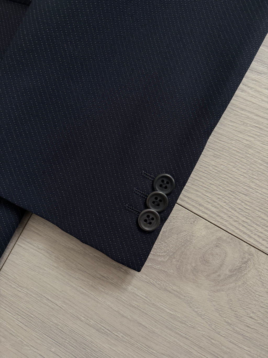 Giorgio Armani 1980s Peaked Lapel Double Breasted Double-Pleated Wool Blend Suit Navy - Size M Jacket / 31" Waist