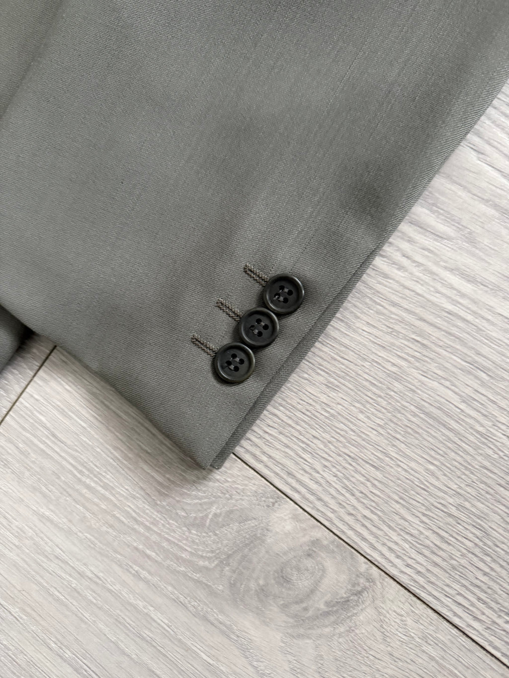 Giorgio Armani 1980s Peaked Lapel Double Breasted Double-Pleated Wool Suit Taupe Green - Size M Jacket / 32" Waist
