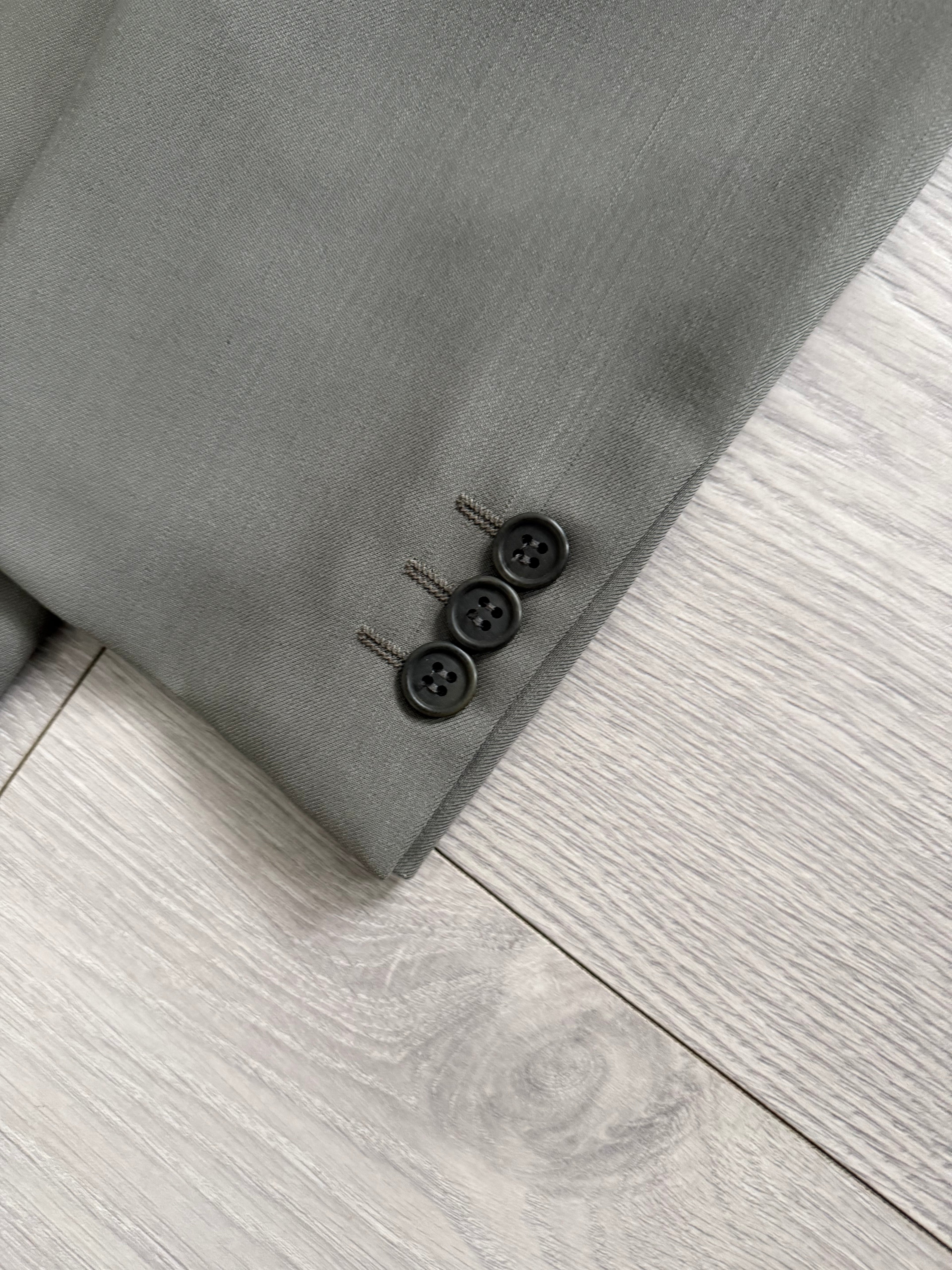 Giorgio Armani 1980s Peaked Lapel Double Breasted Double-Pleated Wool Suit Taupe Green - Size M Jacket / 32" Waist