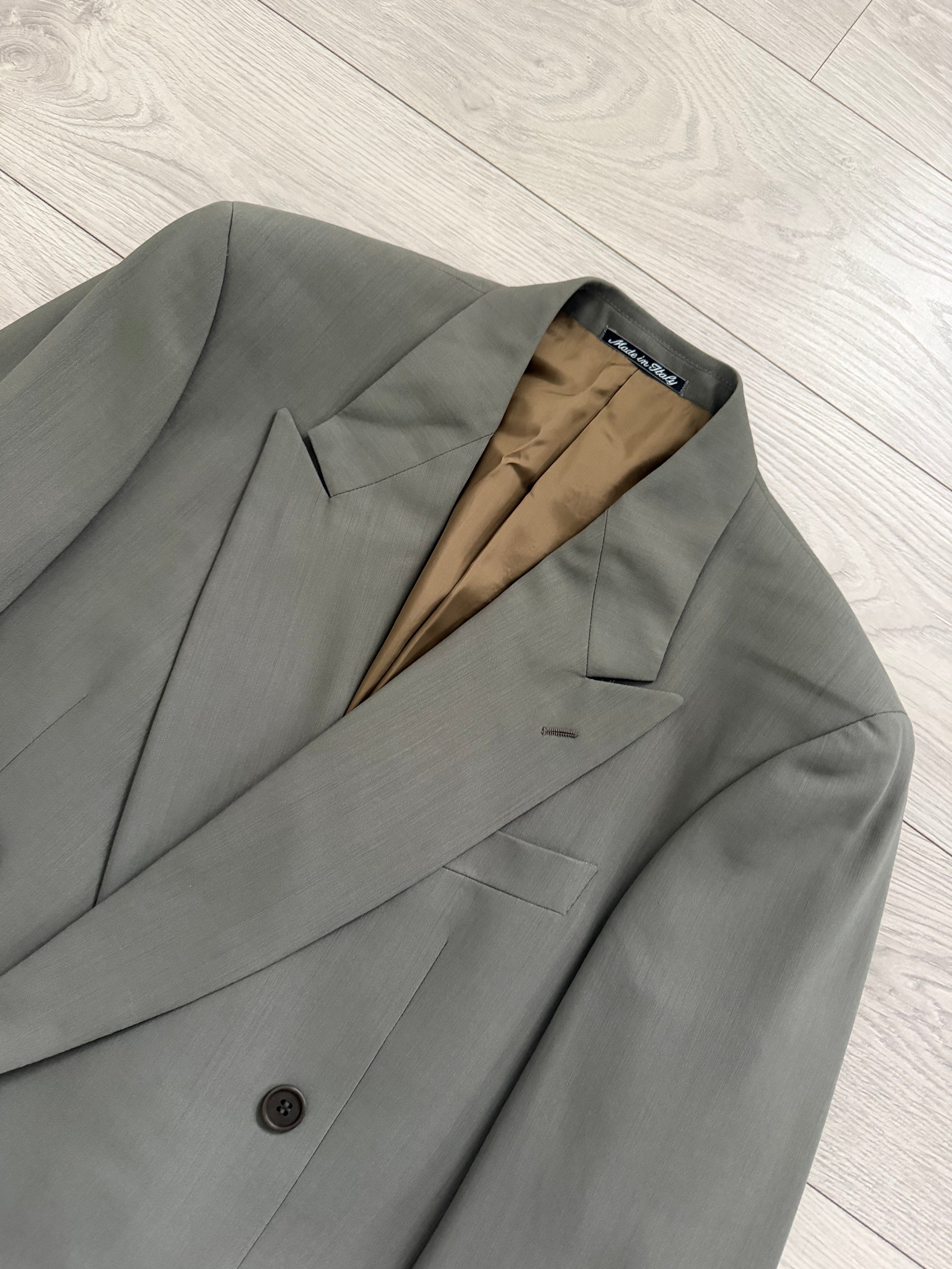 Giorgio Armani 1980s Peaked Lapel Double Breasted Double-Pleated Wool Suit Taupe Green - Size M Jacket / 32" Waist