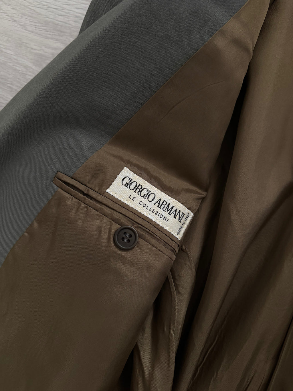 Giorgio Armani 1980s Peaked Lapel Double Breasted Double-Pleated Wool Suit Taupe Green - Size M Jacket / 32" Waist