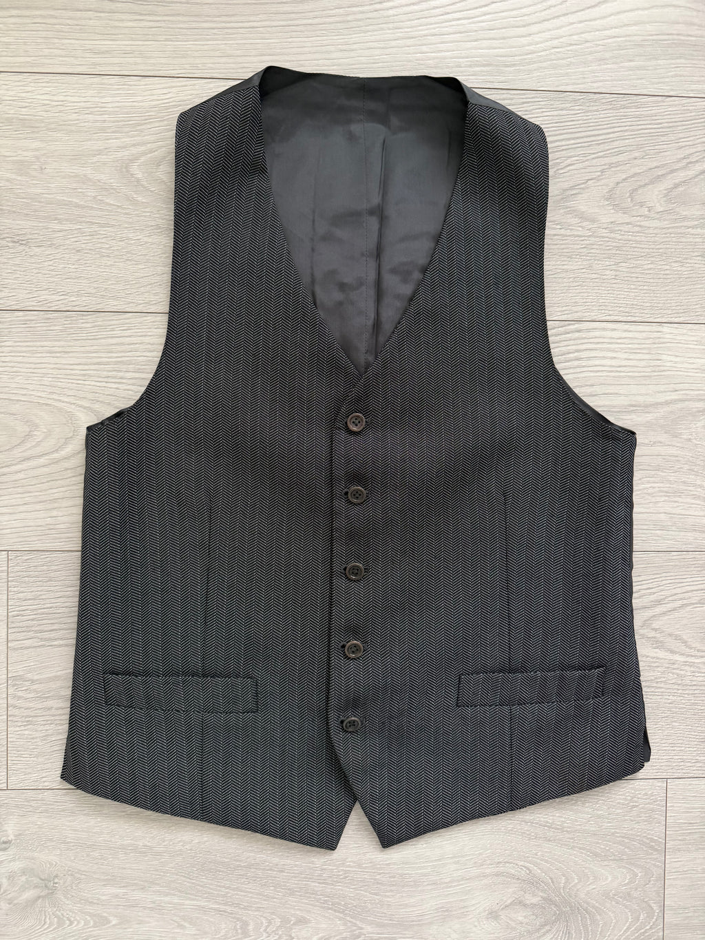 Armani 1990s Wool Silk 2B Grey Herringbone 3 Piece Suit - Size M Jacket / 32" Waist