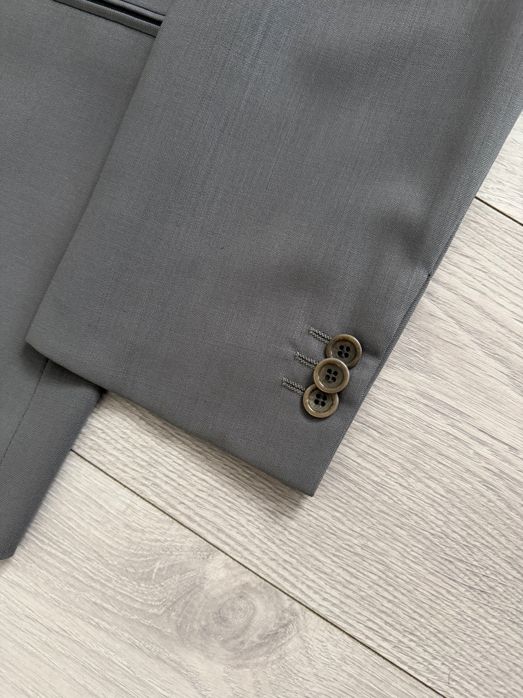 Armani 1990s Wool 2B Taupe Green Wool Pleated Suit - Size L Jacket / 34" Waist