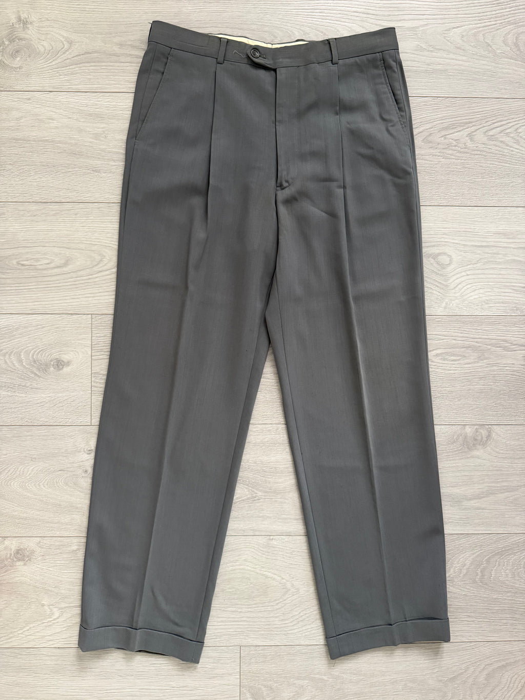 Armani 1990s Wool 2B Taupe Green Wool Pleated Suit - Size L Jacket / 34" Waist
