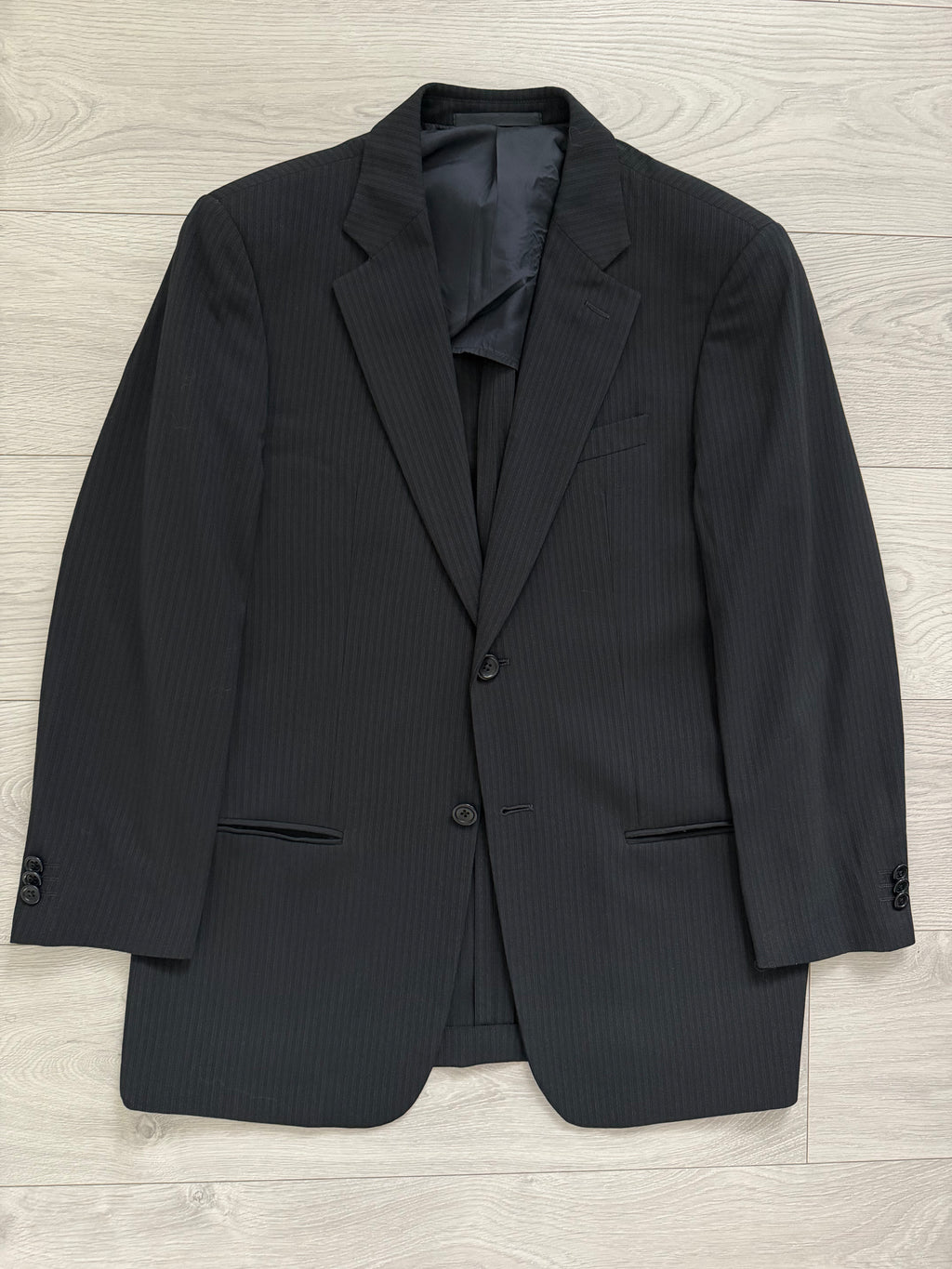 Armani 1990s Wool 2B Black Lightweight Draped Wool Pleated Suit - Size M Jacket / 32" Waist
