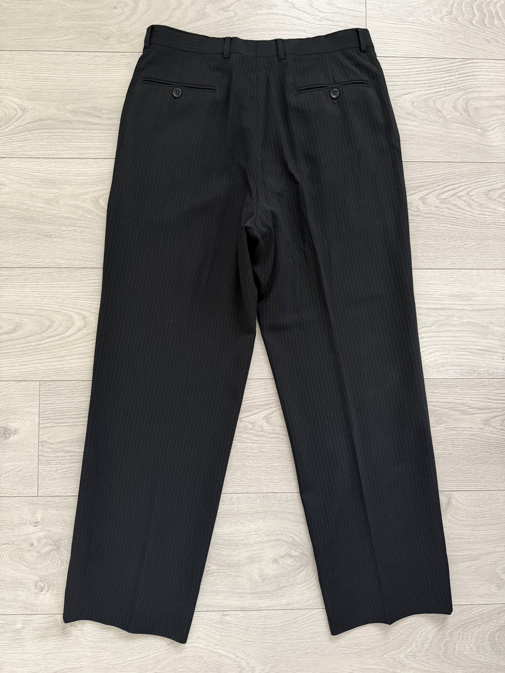 Armani 1990s Wool 2B Black Lightweight Draped Wool Pleated Suit - Size M Jacket / 32" Waist
