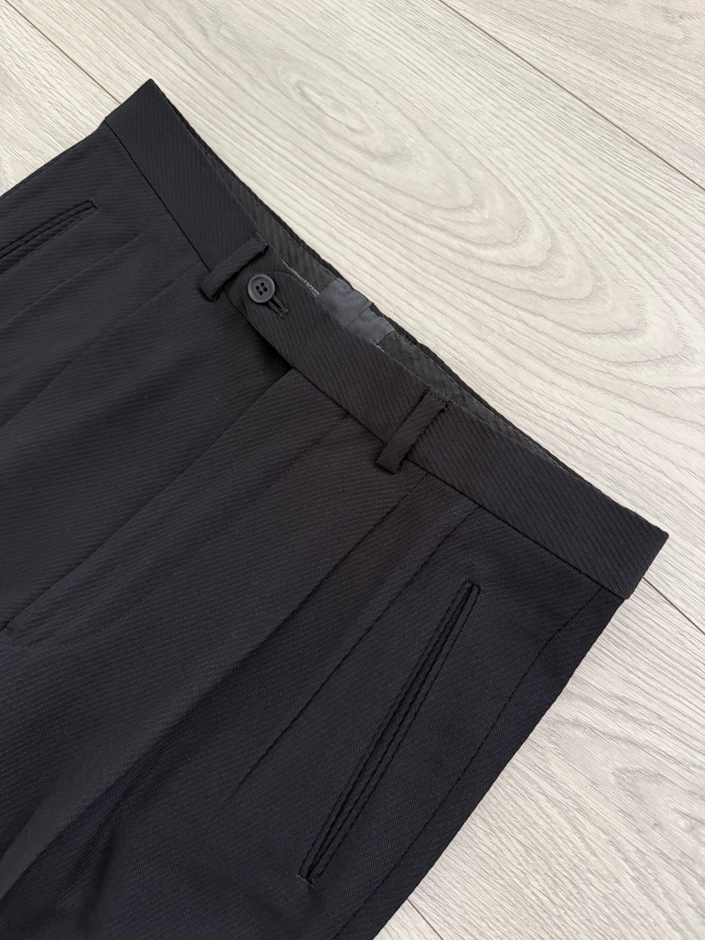 Giorgio Armani 1980s 3B Black Twill Wool Pleated Suit - Size S Jacket / 32" Waist