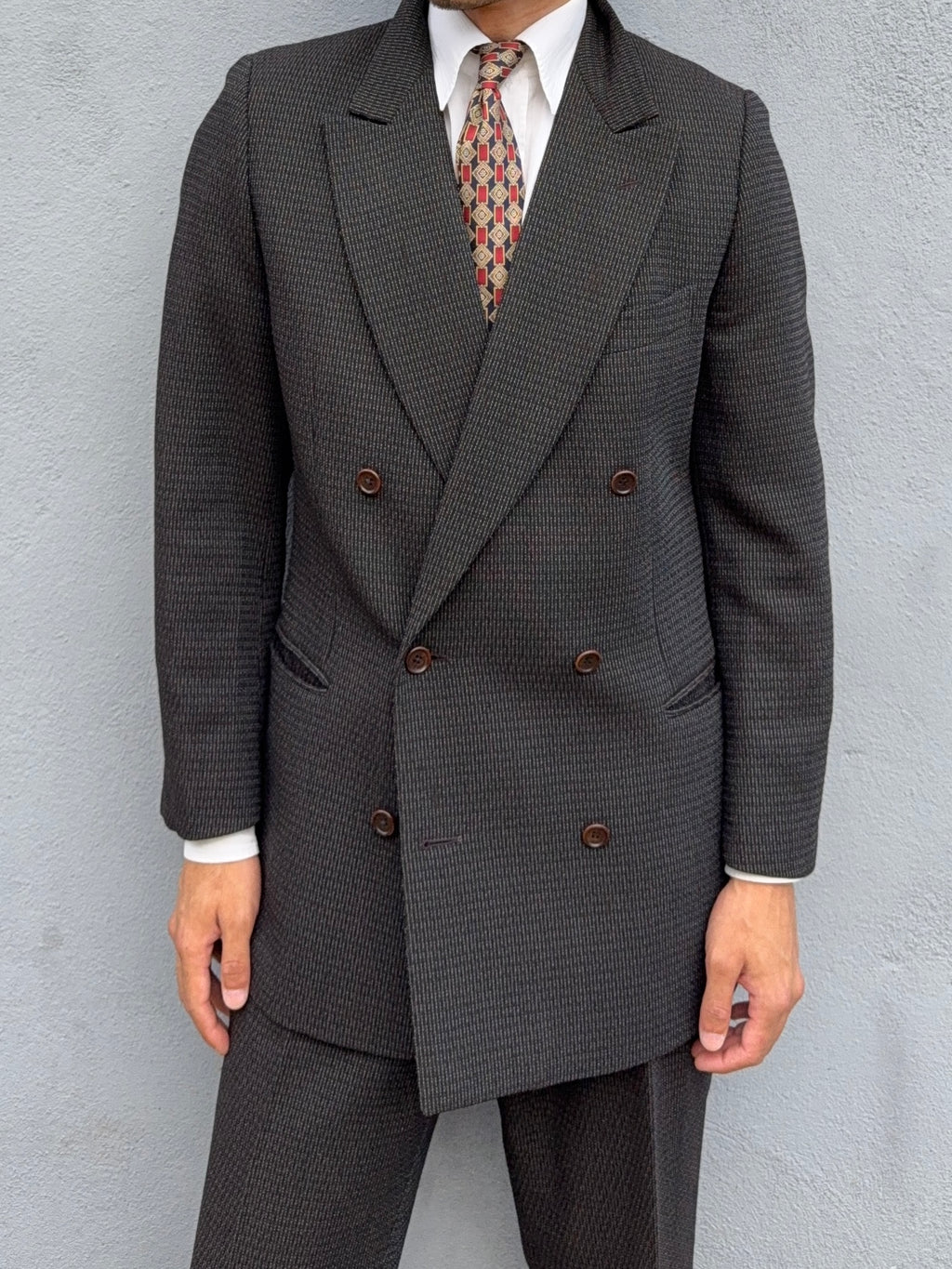 Verri Uomo Armani 1990s Peaked Lapel Double Breasted 6B Wool Textured Brown Suit - Size S Jacket / 32" Waist