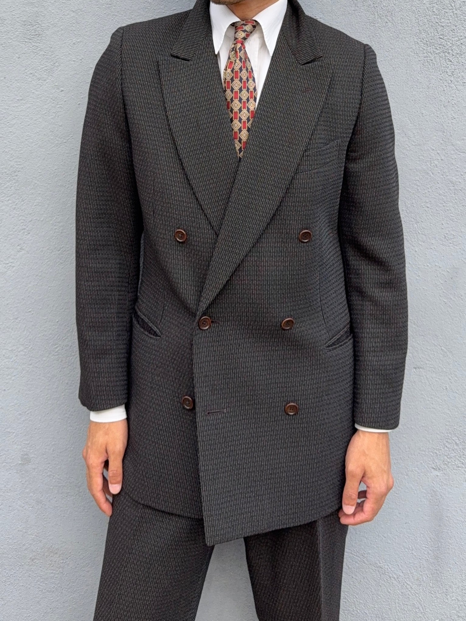 Verri Uomo Armani 1990s Peaked Lapel Double Breasted 6B Wool Textured Brown Suit - Size S Jacket / 32" Waist
