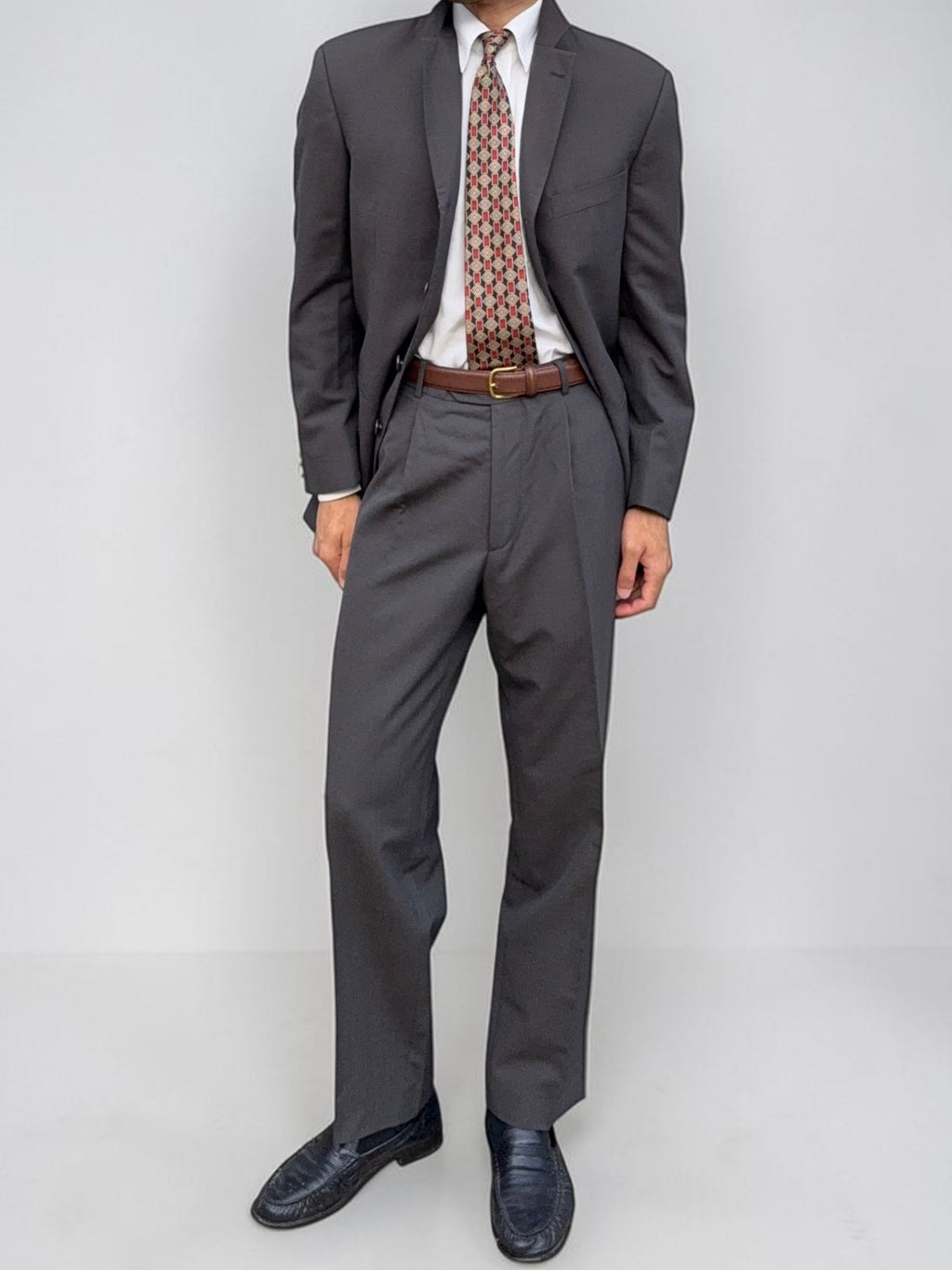 Hugo Boss 1990s 4B Pleated Wool Suit Grey - Size L Jacket / 33" Waist