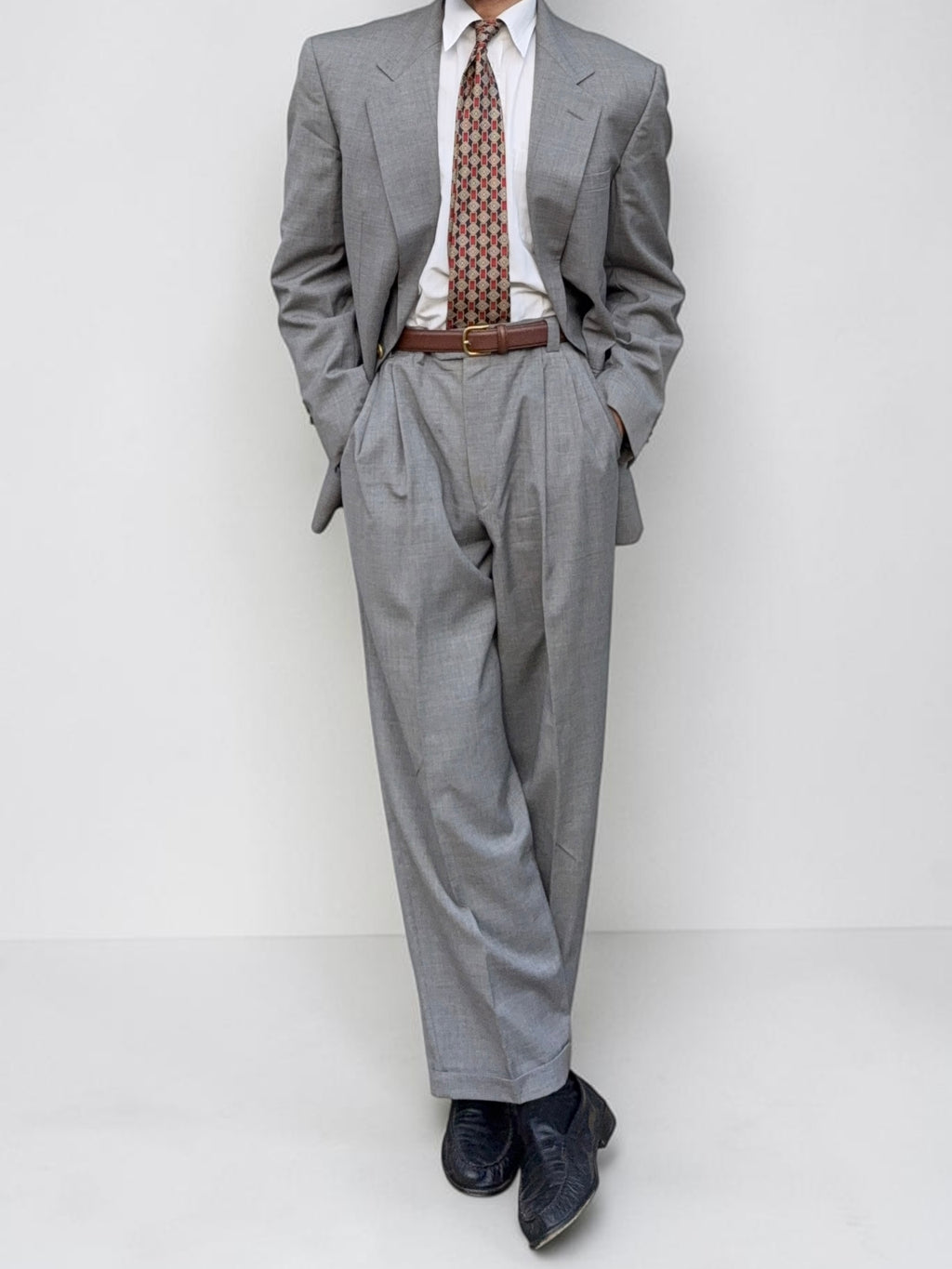 Versace 1980s 1B Pleated Wool Metal Button Grey Suit - Size XL Jacket / 36" Waist
