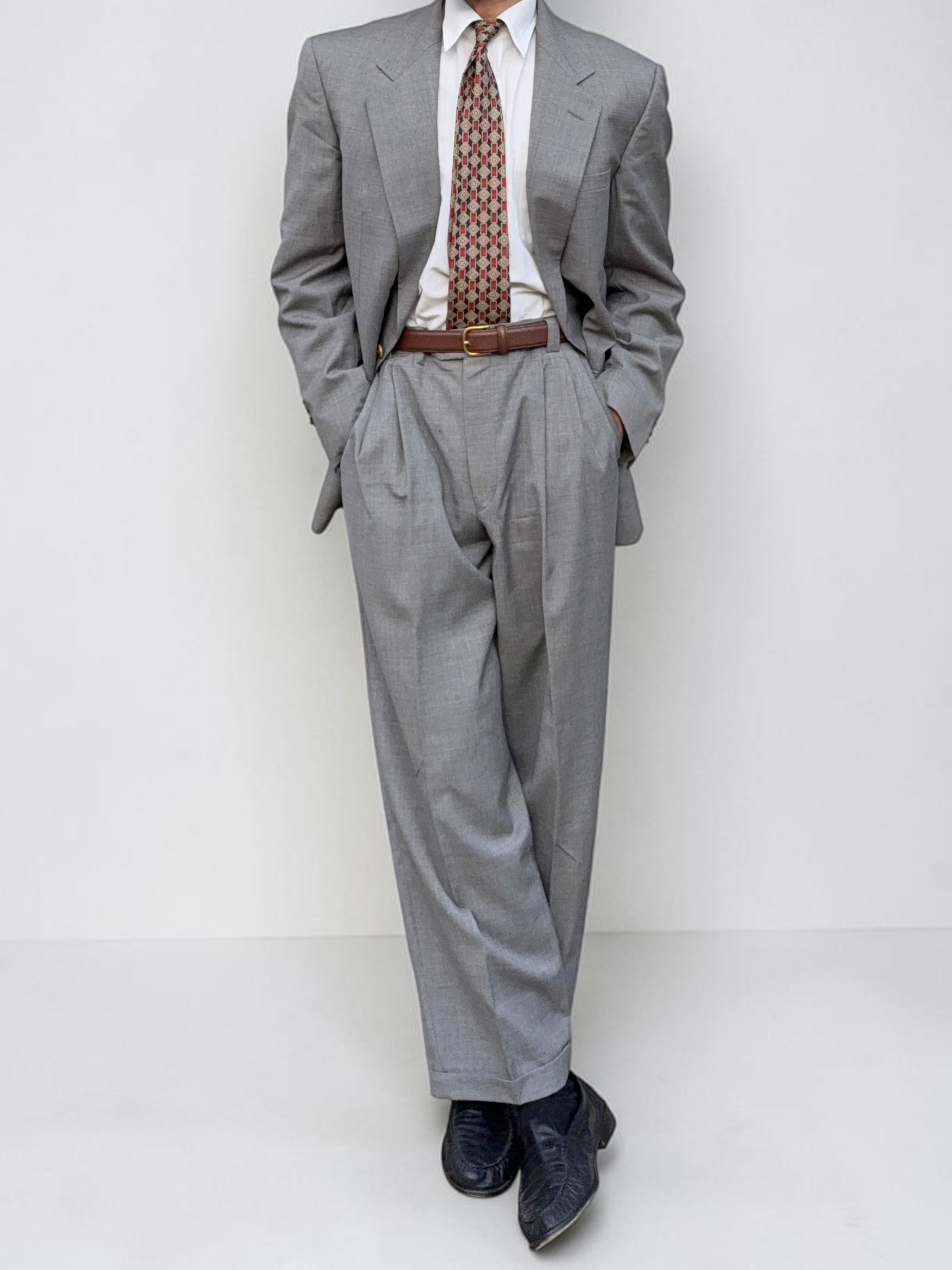 Versace 1980s 1B Pleated Wool Metal Button Grey Suit - Size XL Jacket / 36" Waist