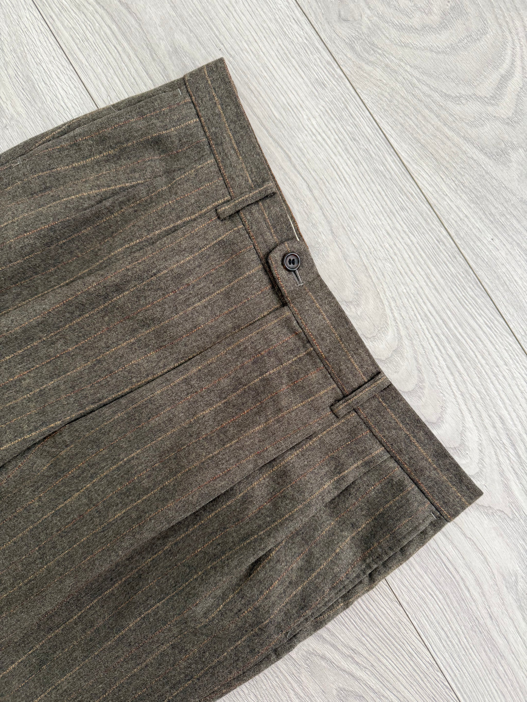 Christian Dior 1980s Peaked Lapel Double Breasted Pleated Wool Suit - Size M Jacket / 32" Waist
