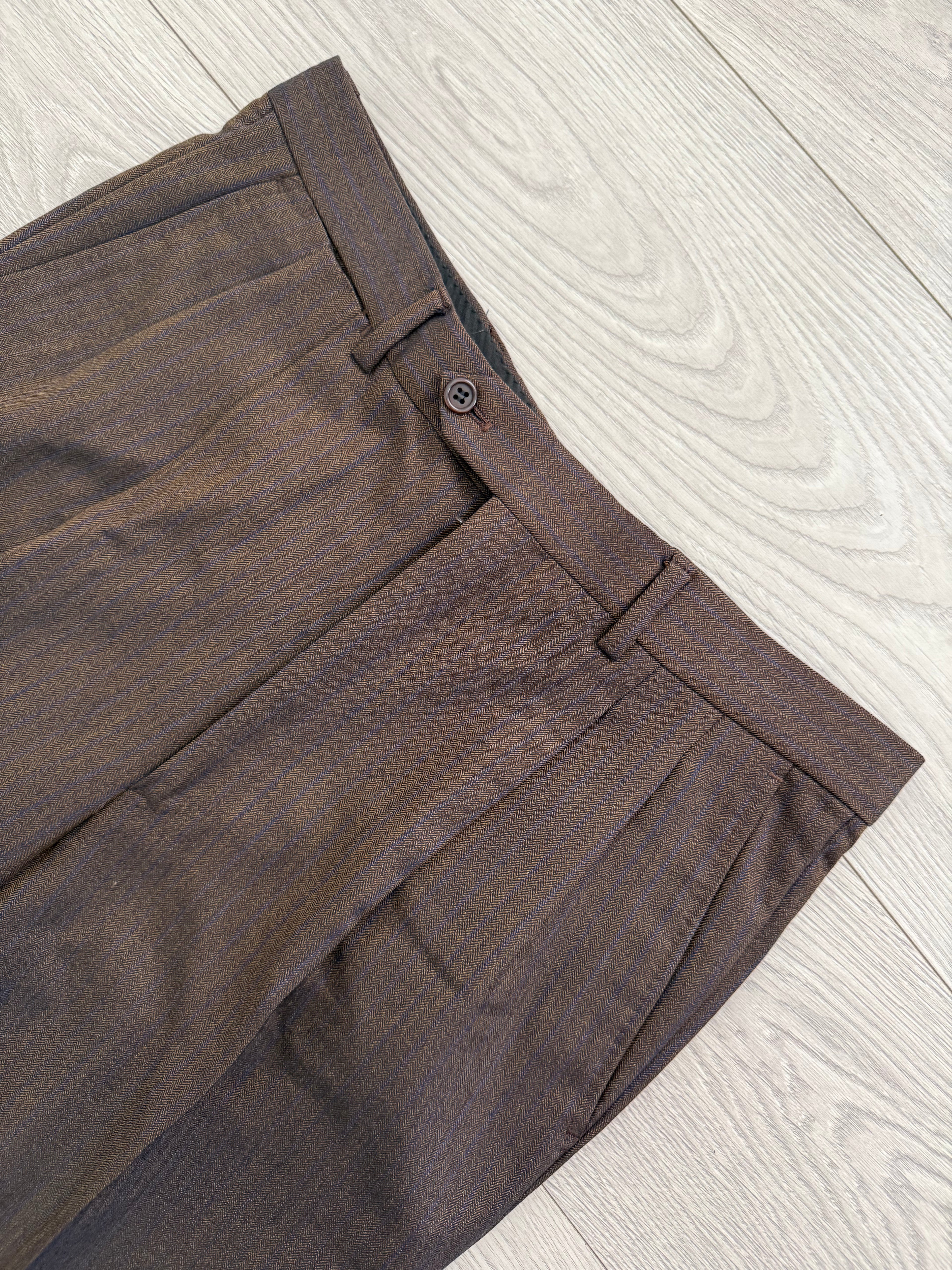 Valentino 1980s Peaked Lapel Double Breasted Pleated Brown Wool Suit - Size L Jacket / 34" Waist