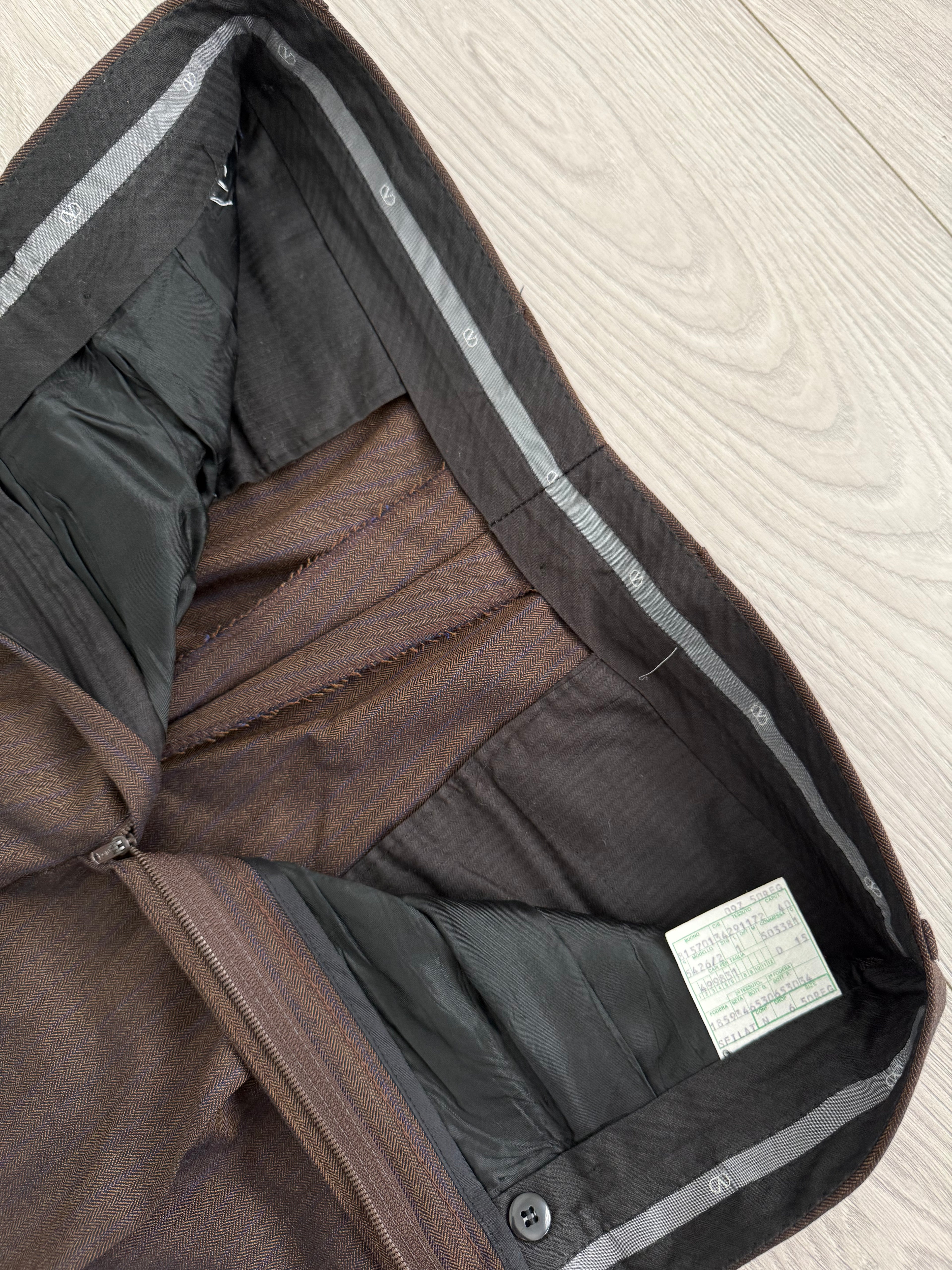 Valentino 1980s Peaked Lapel Double Breasted Pleated Brown Wool Suit - Size L Jacket / 34" Waist