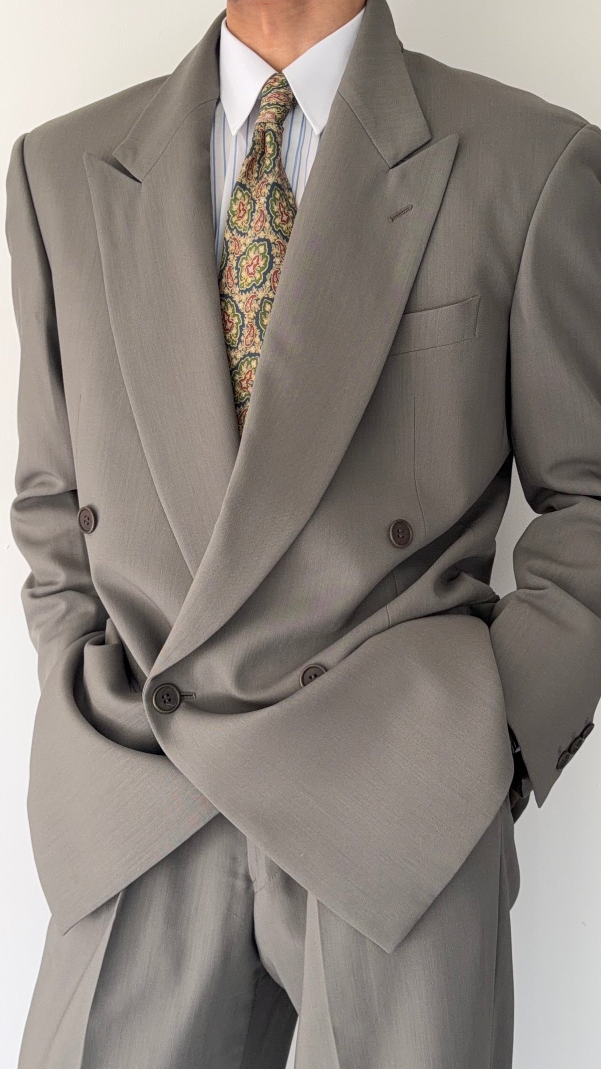Giorgio Armani 1980s Peaked Lapel Double Breasted Double-Pleated Wool Suit Taupe Green - Size M Jacket / 32" Waist