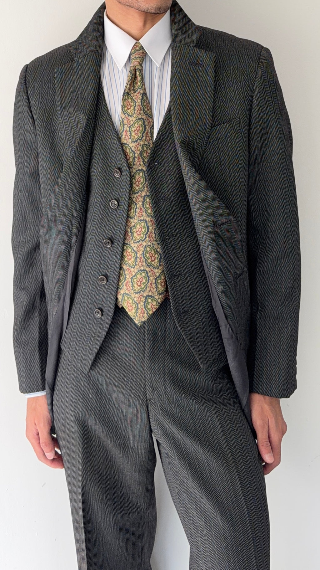 Armani 1990s Wool Silk 2B Grey Herringbone 3 Piece Suit - Size M Jacket / 32" Waist