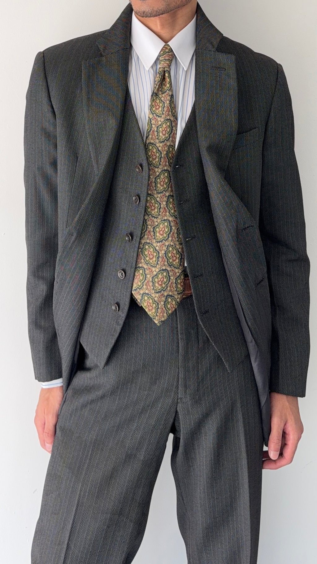 Armani 1990s Wool Silk 2B Grey Herringbone 3 Piece Suit - Size M Jacket / 32" Waist
