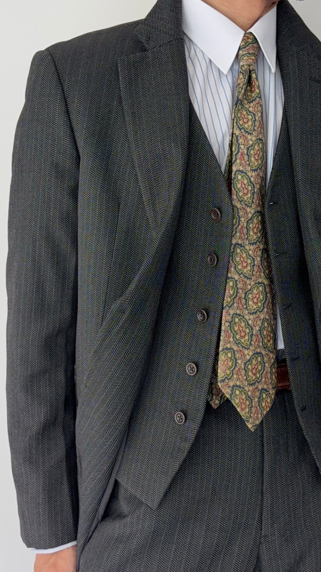 Armani 1990s Wool Silk 2B Grey Herringbone 3 Piece Suit - Size M Jacket / 32" Waist
