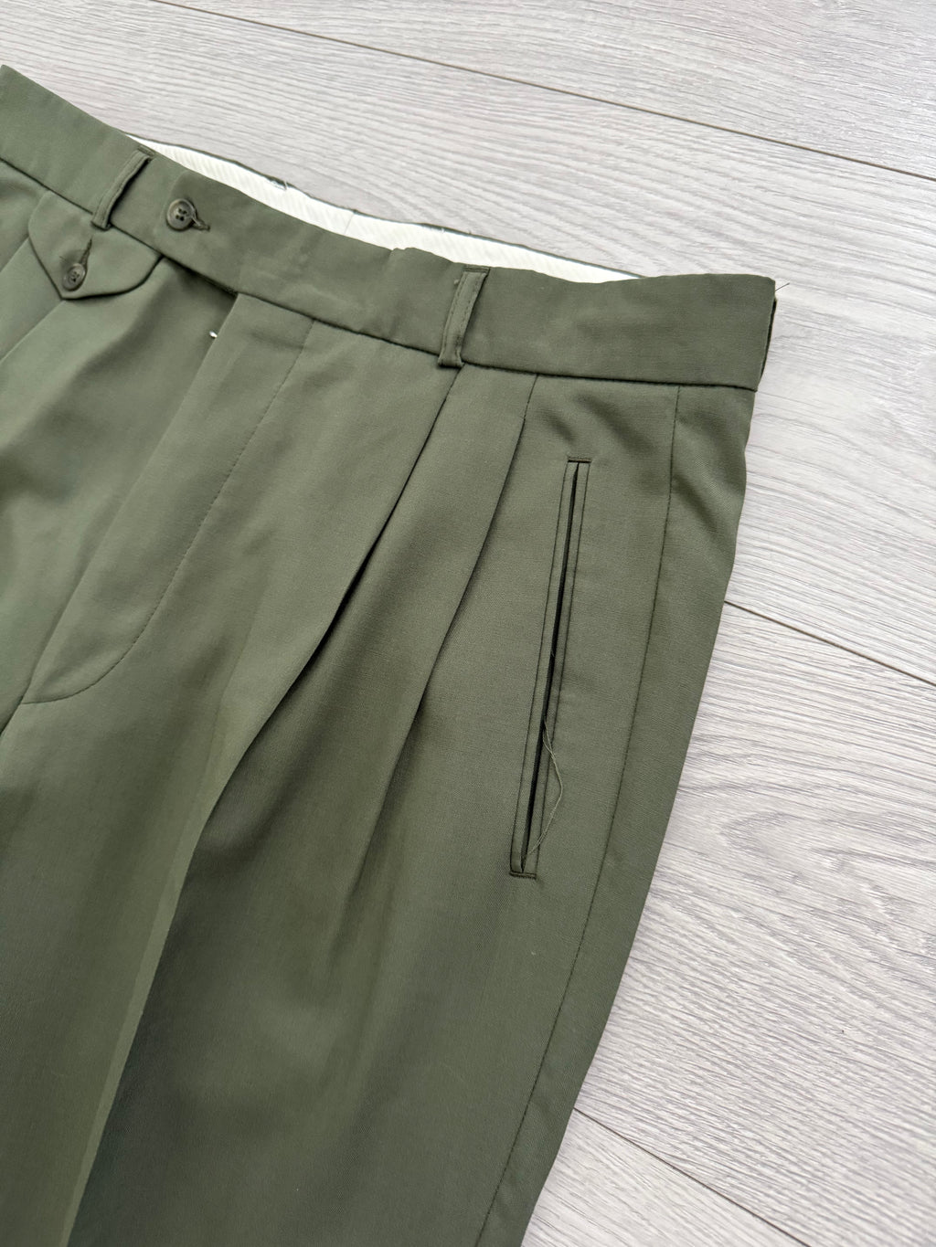 Vintage 1980s Double Breasted Peaked Lapel Pleated Green Suit & Tie - Size XL Jacket / 34" Waist