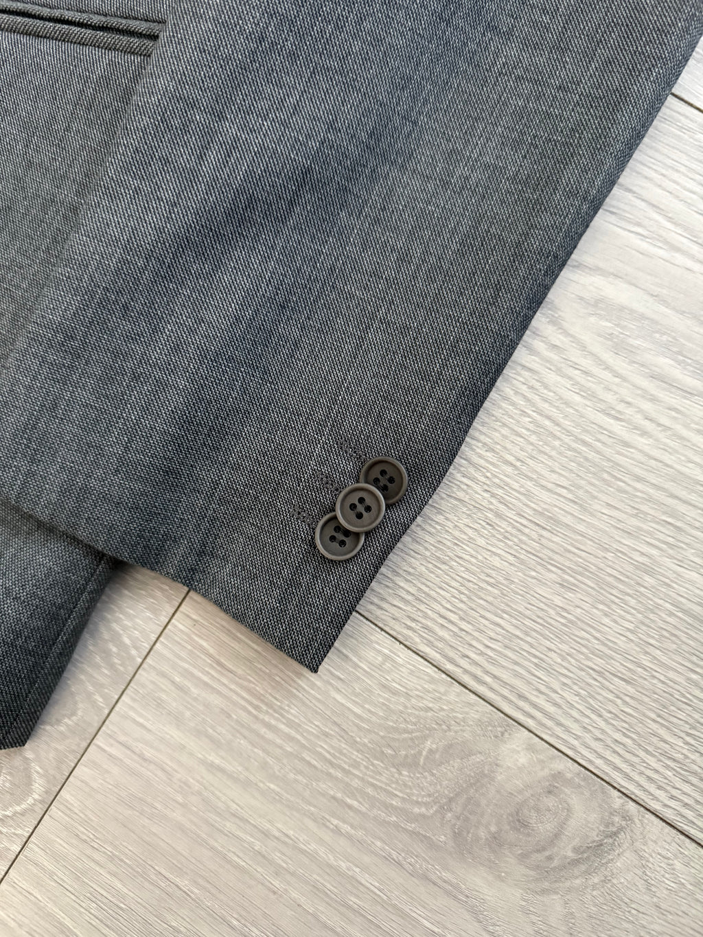 Emporio Armani AW2001 3B Grey Wool Suit - Size S Jacket / 30" Waist