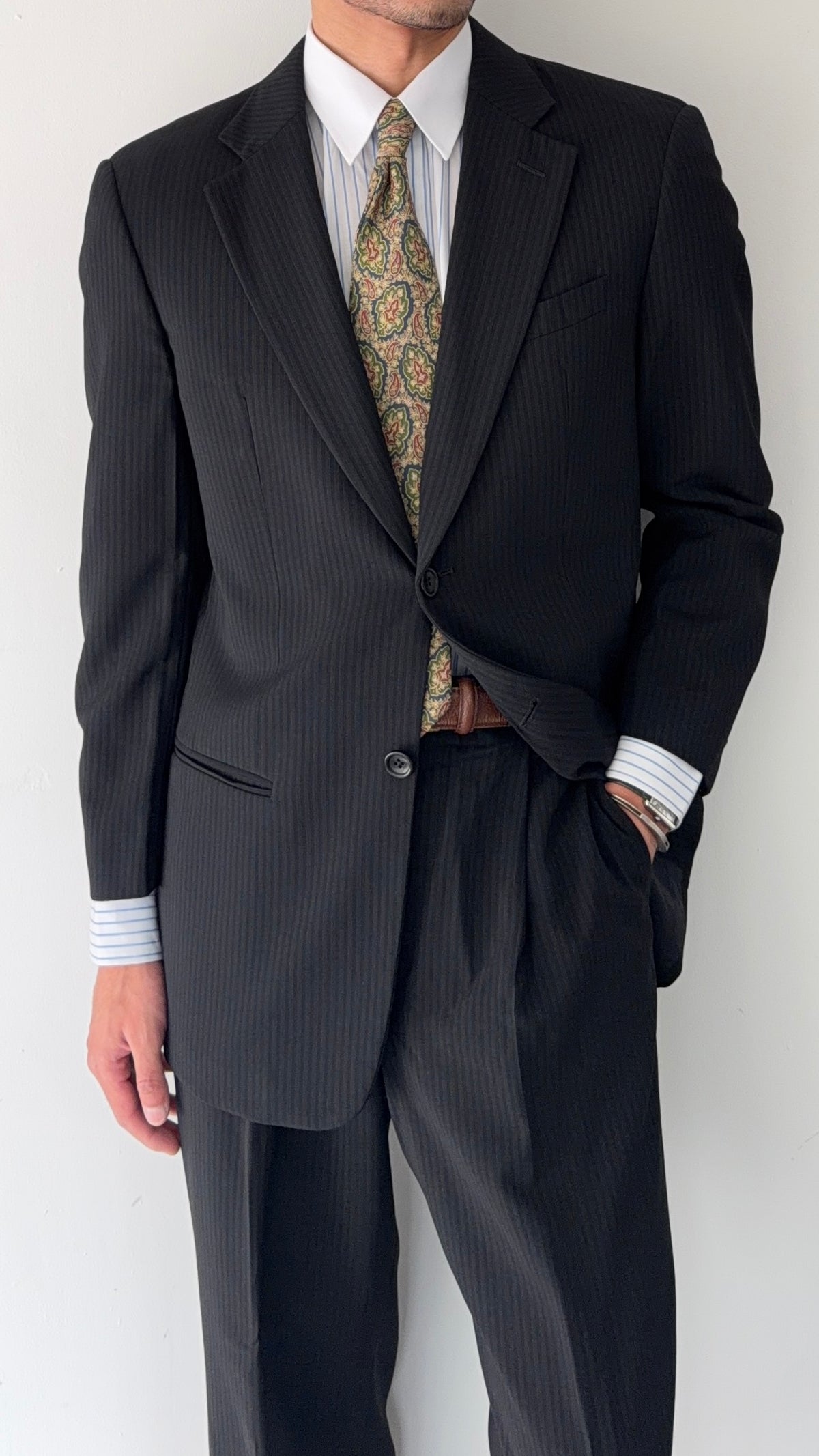 Armani 1990s Wool 2B Black Lightweight Draped Wool Pleated Suit - Size M Jacket / 32" Waist