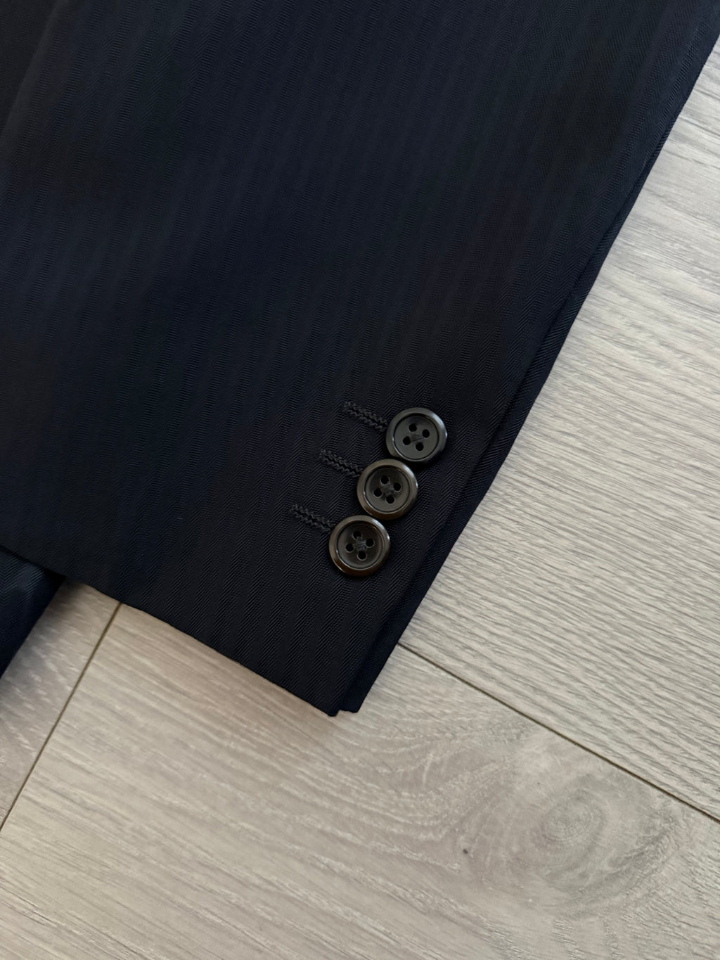 Armani 1990s 1B Pleated Wool Navy Suit - Size S Jacket / 31" Waist
