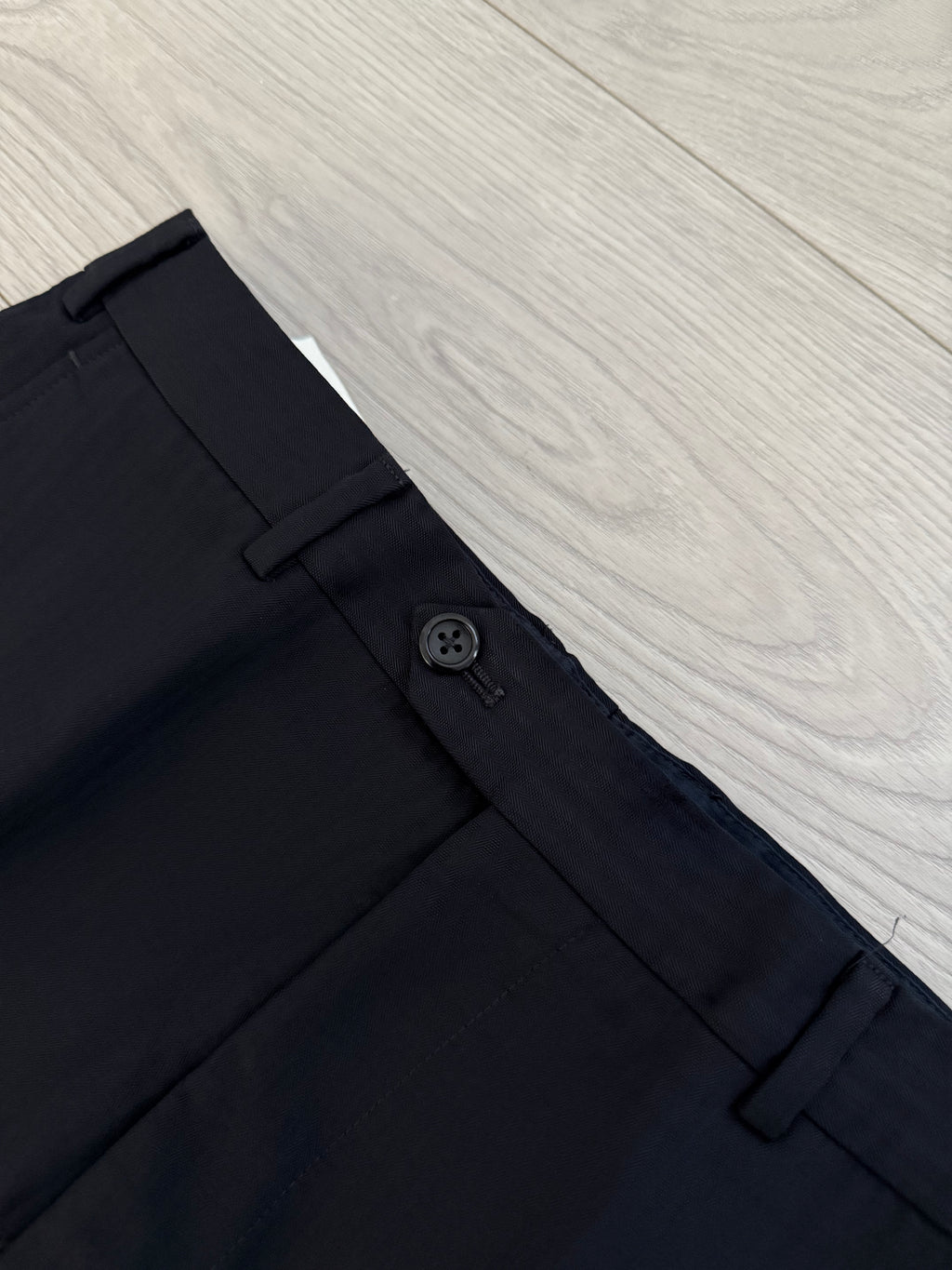 Armani 1990s 1B Pleated Wool Navy Suit - Size S Jacket / 31" Waist
