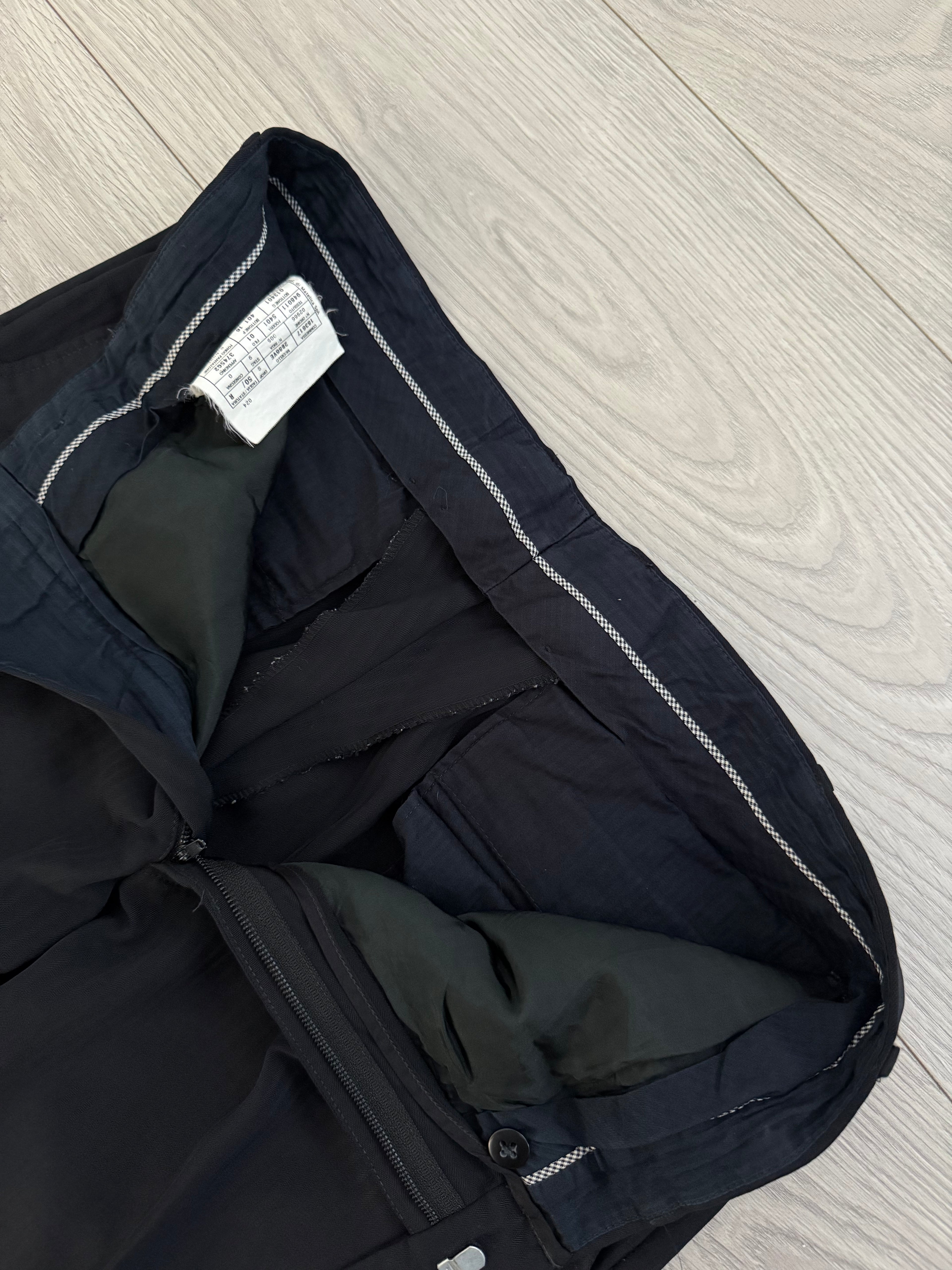 Armani 1990s 1B Pleated Wool Navy Suit - Size S Jacket / 31" Waist