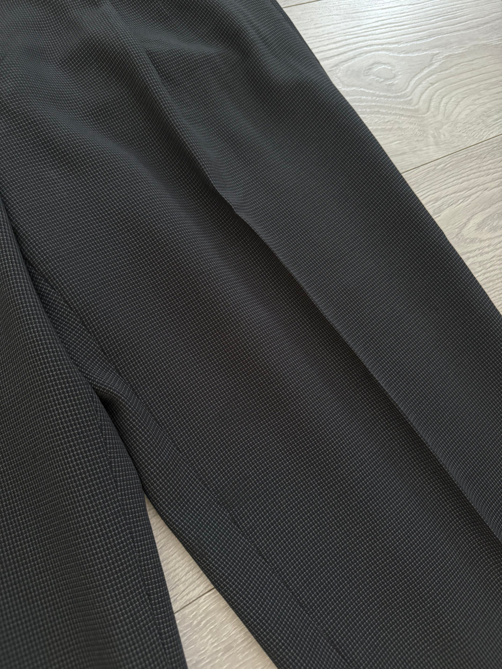 Armani 1990s 3B Textured Wool Double-Pleated Suit - Size XL Jacket / 36" Waist