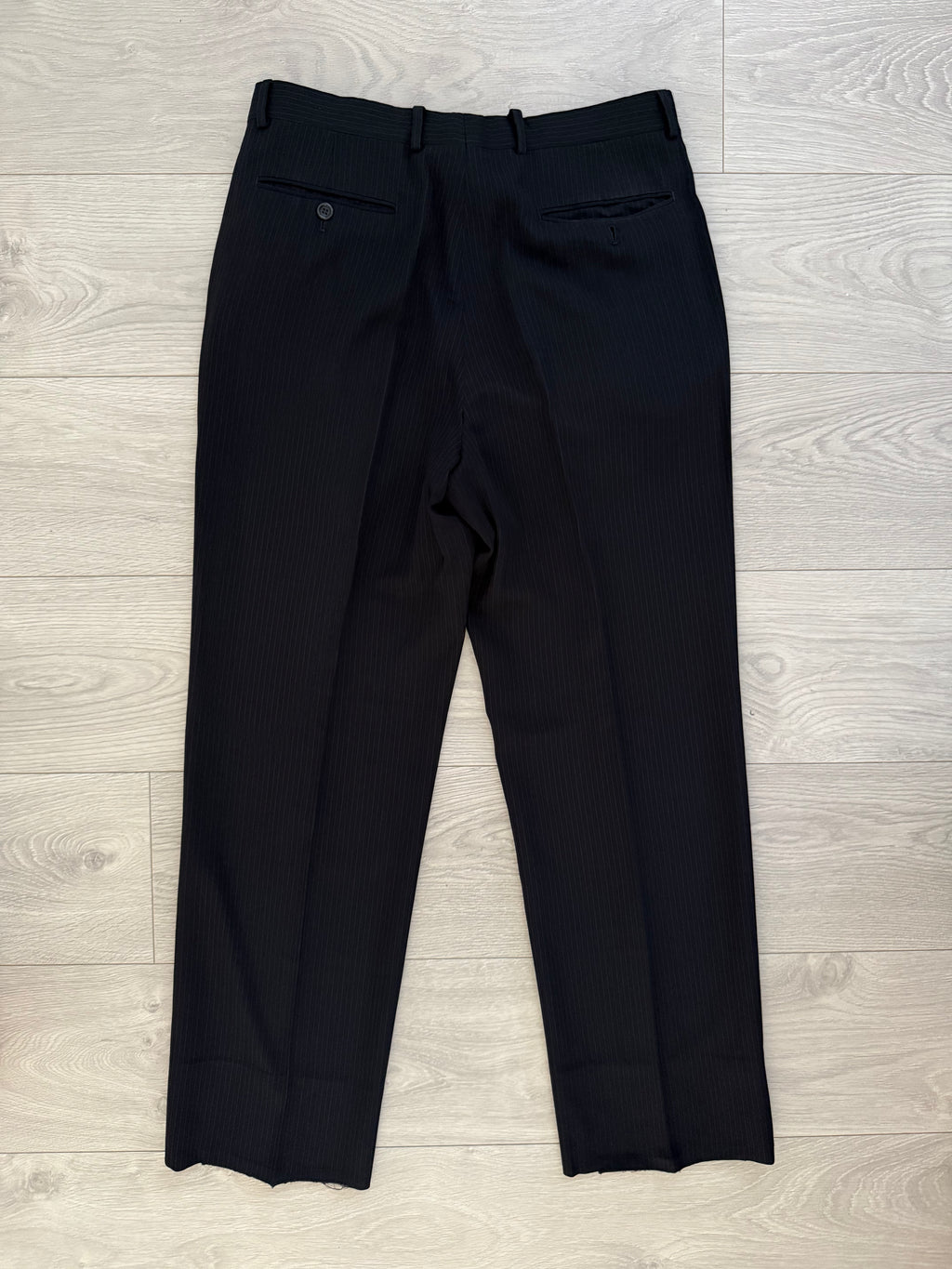 Armani 1990s 3B Lightweight Pinstripe Pleated Draped Wool Suit Dark Navy - Size M Jacket / 32" Waist
