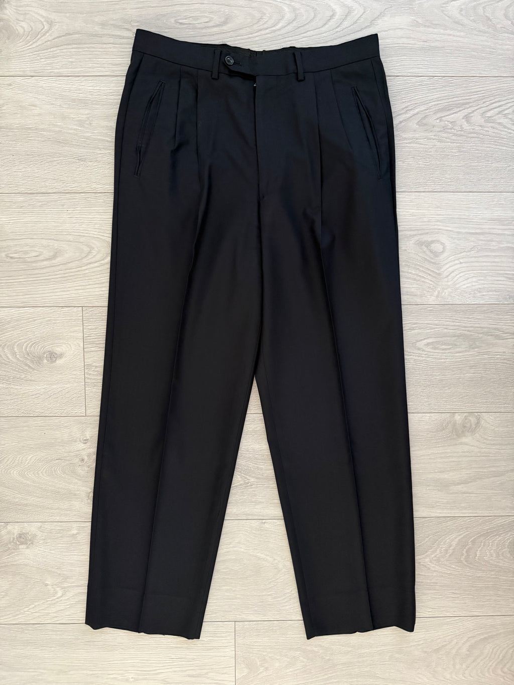 Armani 1990s 3B Super 150s Navy Pleated Wool Suit - Size M Jacket / 32" Waist