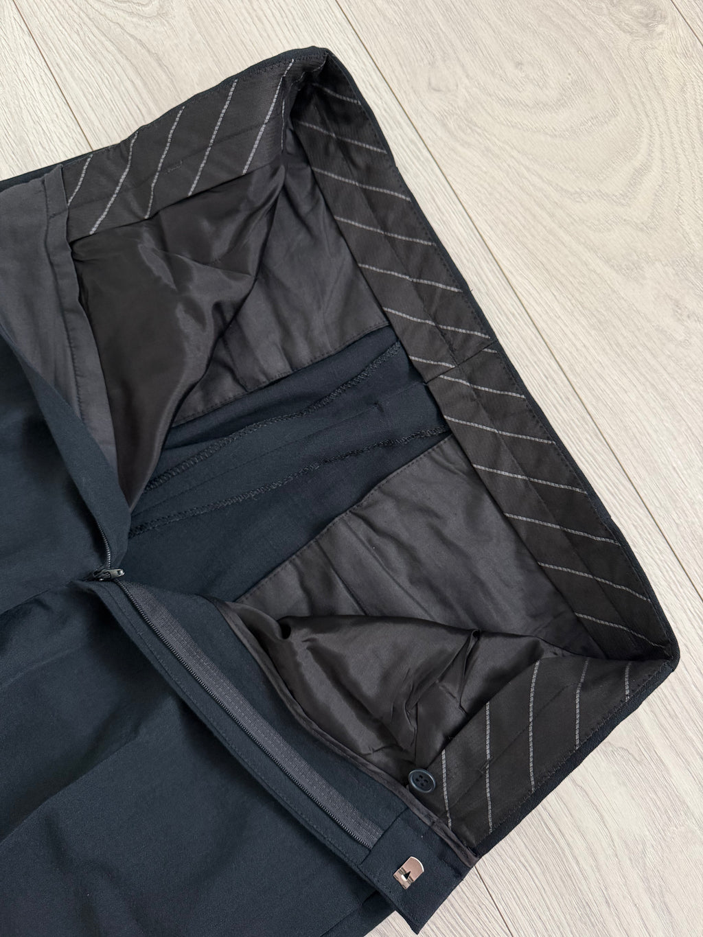Emporio Armani 1990s Collarless 3-Piece Draped Wool Relaxed Suit - Size XL Jacket / 34" Waist