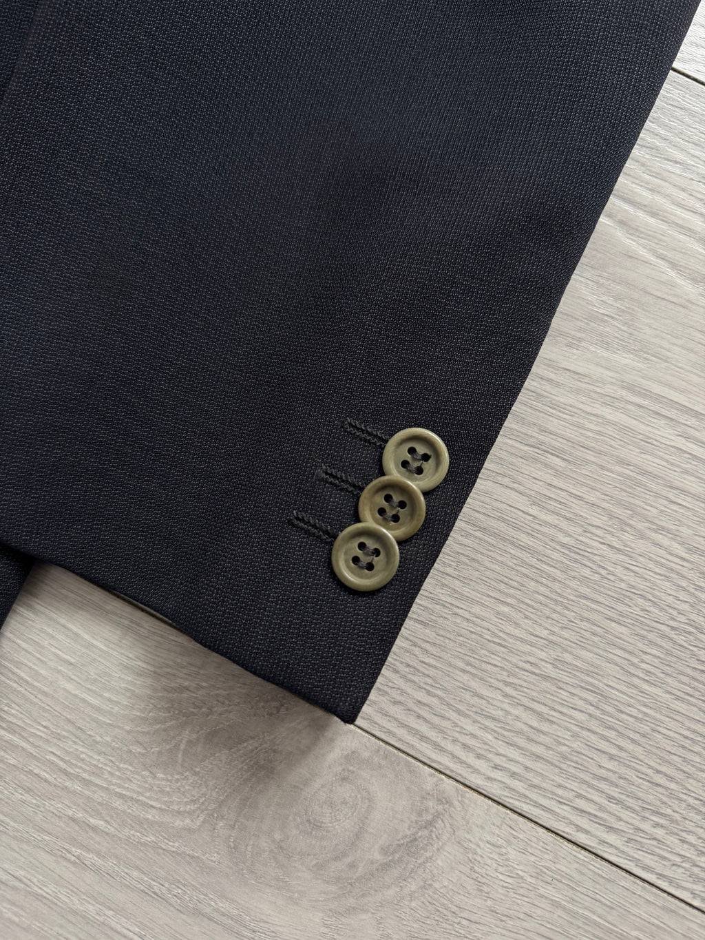 Giorgio Armani 1980s Rolled 3B Pleated Wool Silk Suit Navy Blue - Size M Jacket / 32" Waist