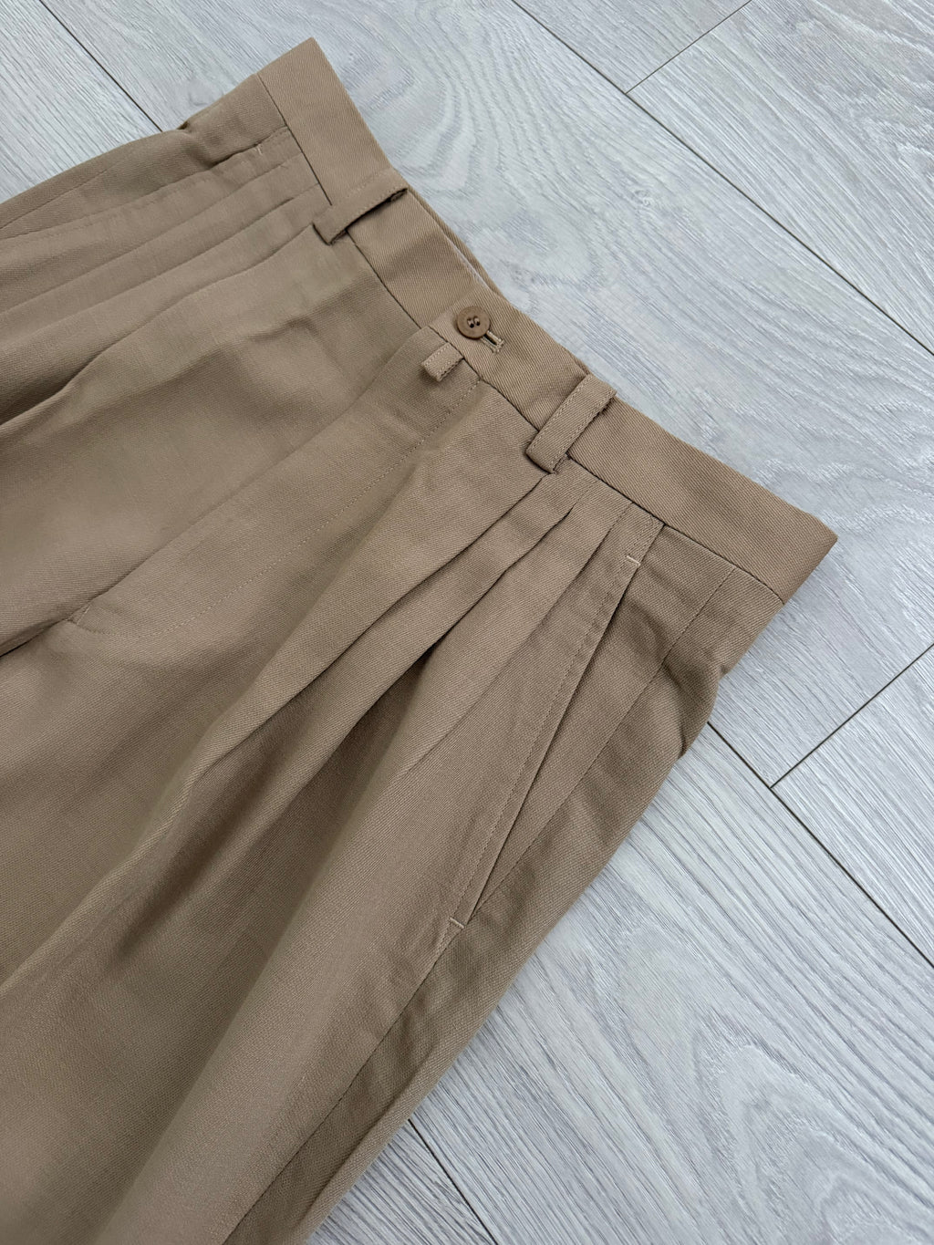 Umberto Ginocchietti 1990s Triple Pleat Draped Wool Pants Taupe Beige - Size 30" Waist