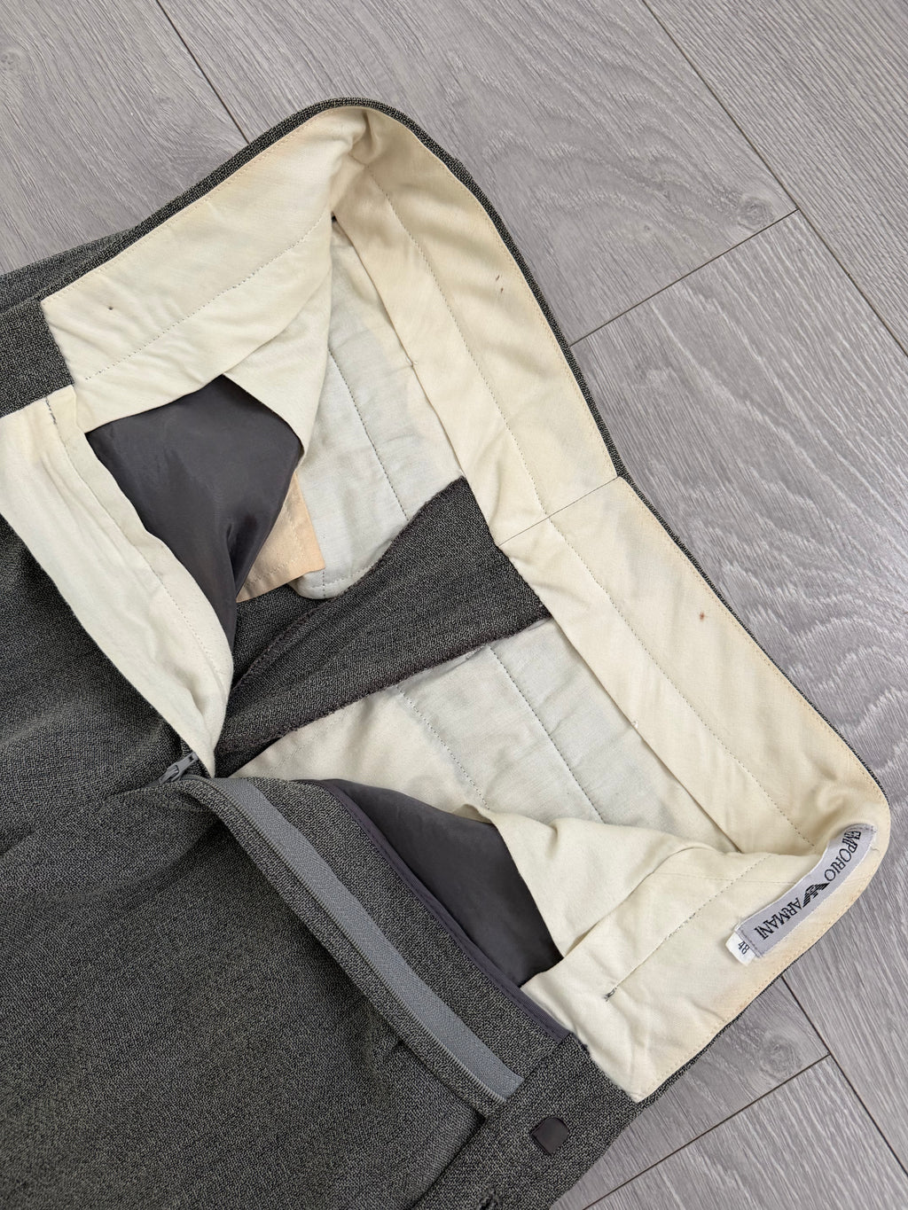 Emporio Armani 1990s Pleated Draped Textured Wool Viscoe Pants Grey - Size 28" Waist