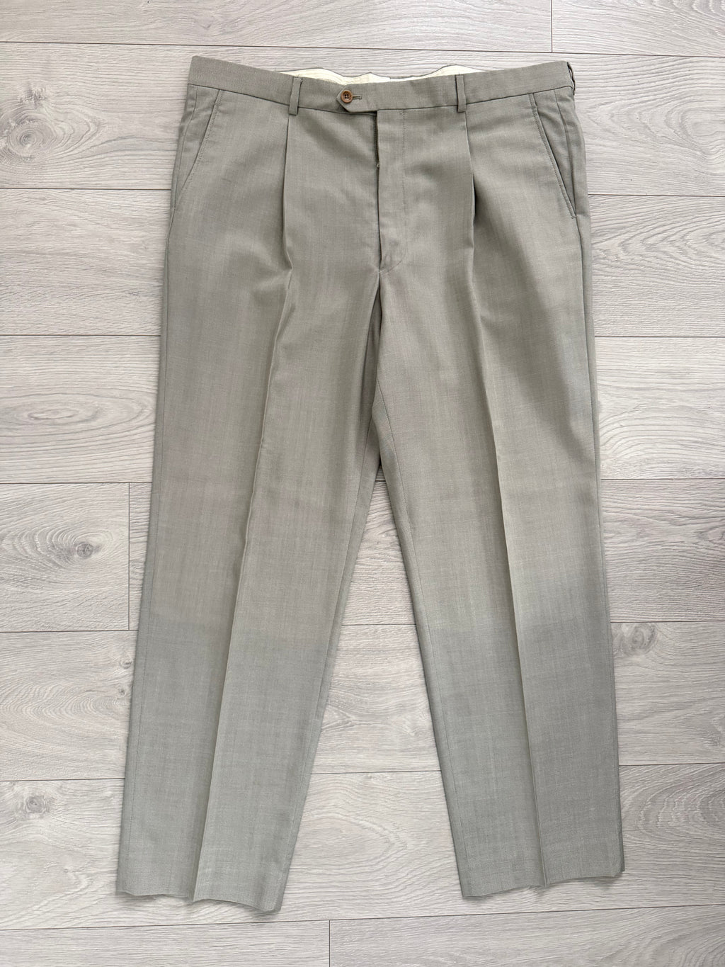 Armani 1990s Wool Silk Pleated Pants Gray - Size 40" Waist