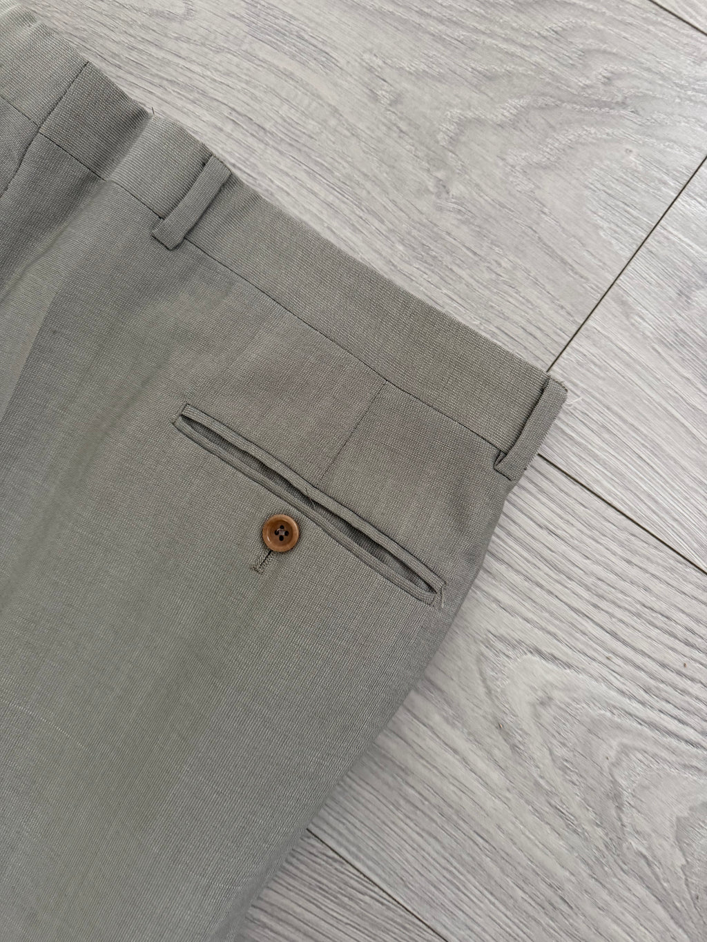 Armani 1990s Wool Silk Pleated Pants Gray - Size 40" Waist