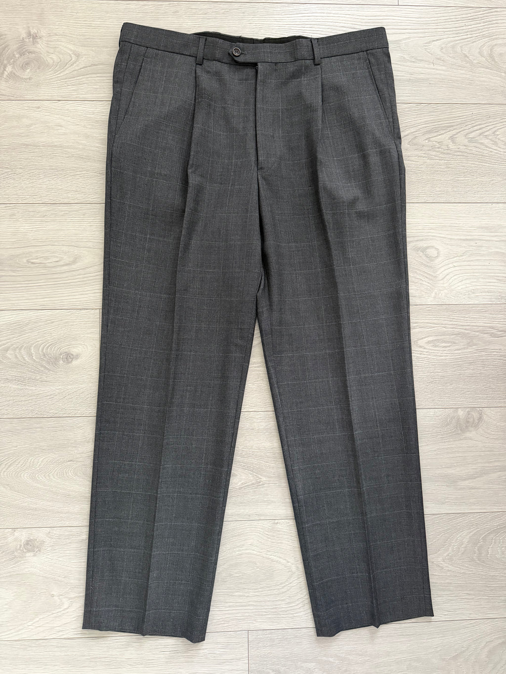 Armani 1990s Windowpane Check Pleated Wool Pants Gray - Size 38" Waist