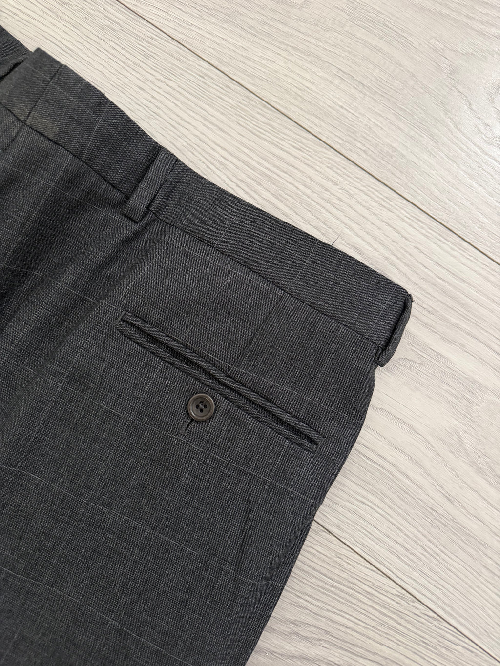 Armani 1990s Windowpane Check Pleated Wool Pants Gray - Size 38" Waist
