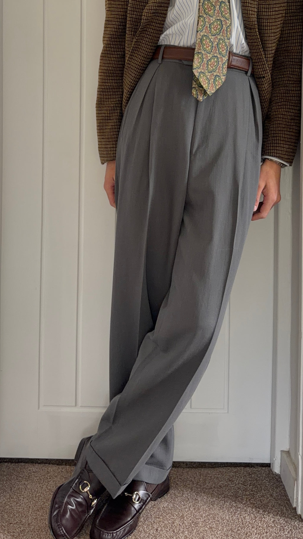 Giorgio Armani Mani 1980s Double Pleat Draped Textured Wool Nylon Pants Taupe Gray - Size 33" Waist