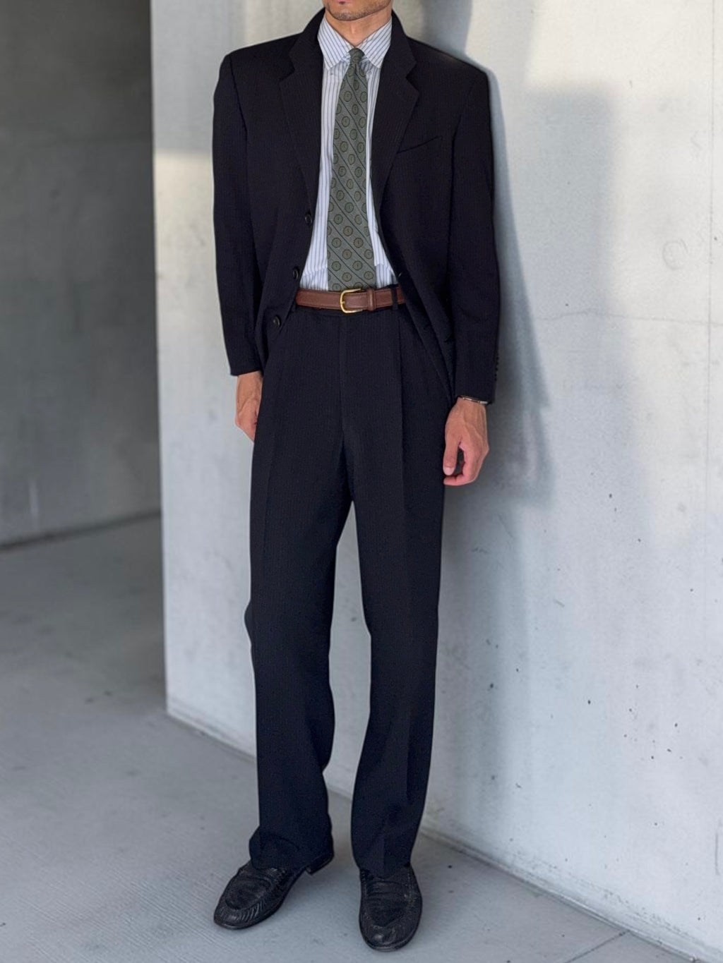 Armani 1990s 3B Lightweight Pinstripe Pleated Draped Wool Suit Dark Navy - Size M Jacket / 32" Waist