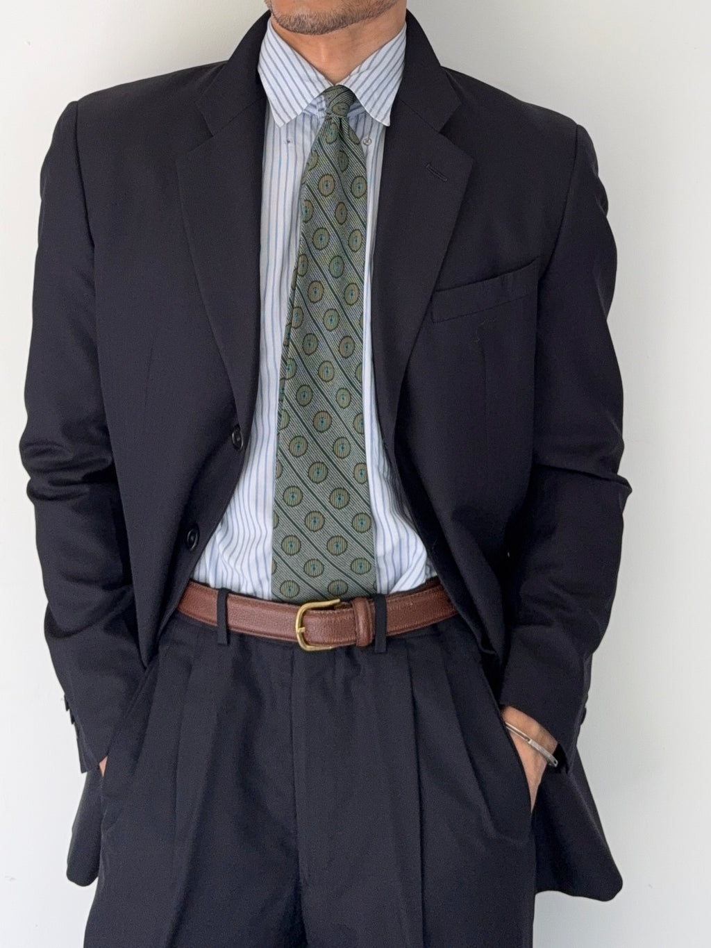 Armani 1990s 3B Super 150s Navy Pleated Wool Suit - Size M Jacket / 32" Waist