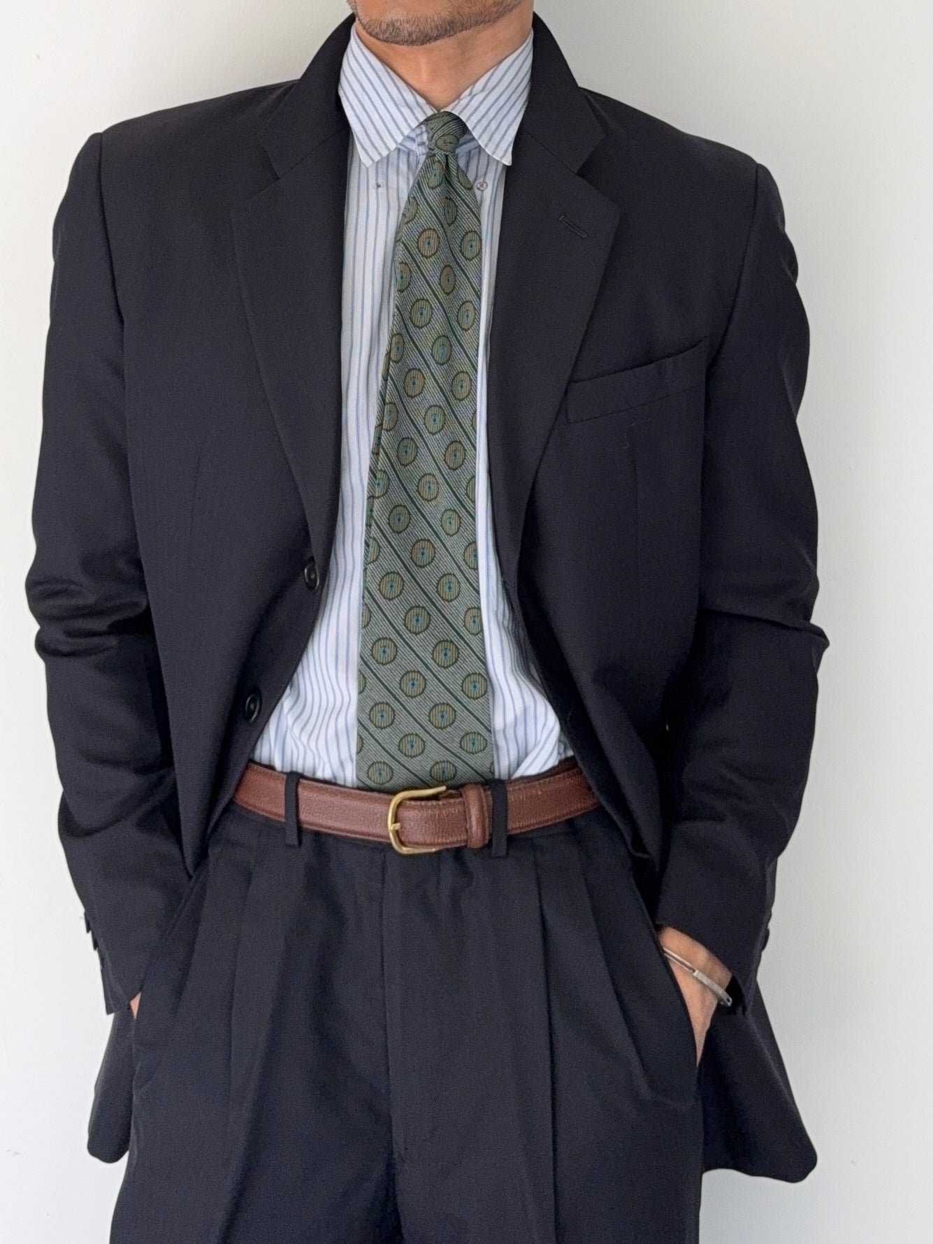 Armani 1990s 3B Super 150s Navy Pleated Wool Suit - Size M Jacket / 32" Waist