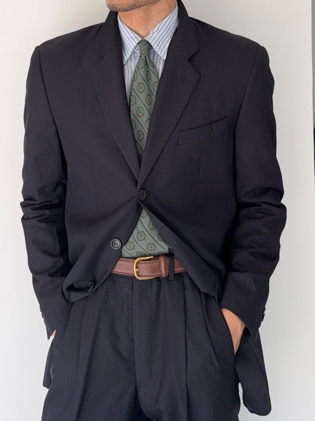 Armani 1990s 3B Super 150s Navy Pleated Wool Suit - Size M Jacket / 32" Waist