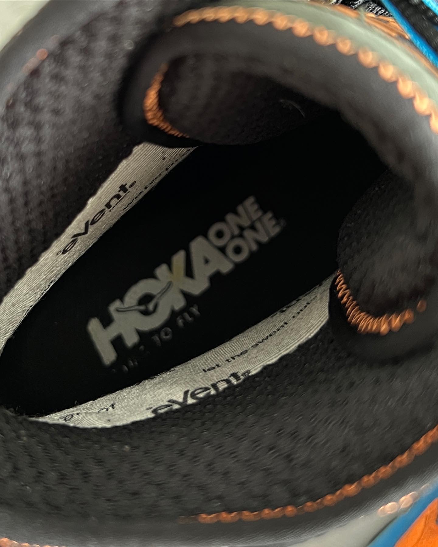 Hokeoneone outlet